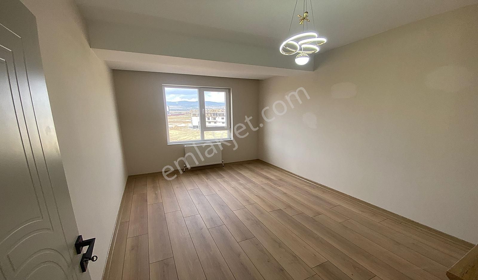 Yenikent Emlak'tan Merkezi Konumda Full+full Ultra Lüx 3+1 Daire - Görsel 7