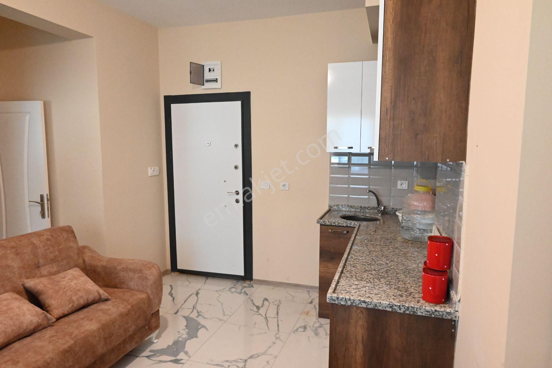 Üstünkent Emlak'tan Üniversiteye Yakın Konumda 1+1 Eşyalı Daire - Görsel 3