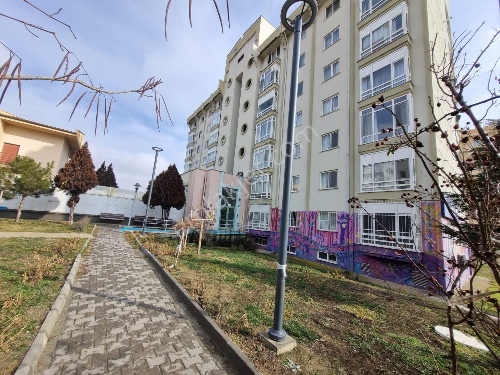 Yenikent Toki Ortapınar Kiralık Eşyalı 1+1 Daire - Görsel 25