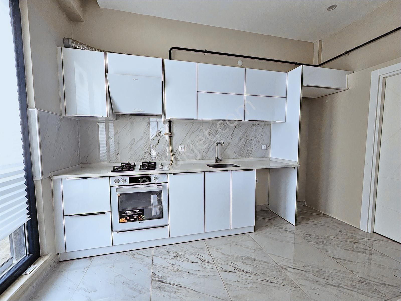 Atatürk Mah. Havuzlu Site Özel Tasarım 2+1 Kısmi Deniz Manzaralı - Görsel 5