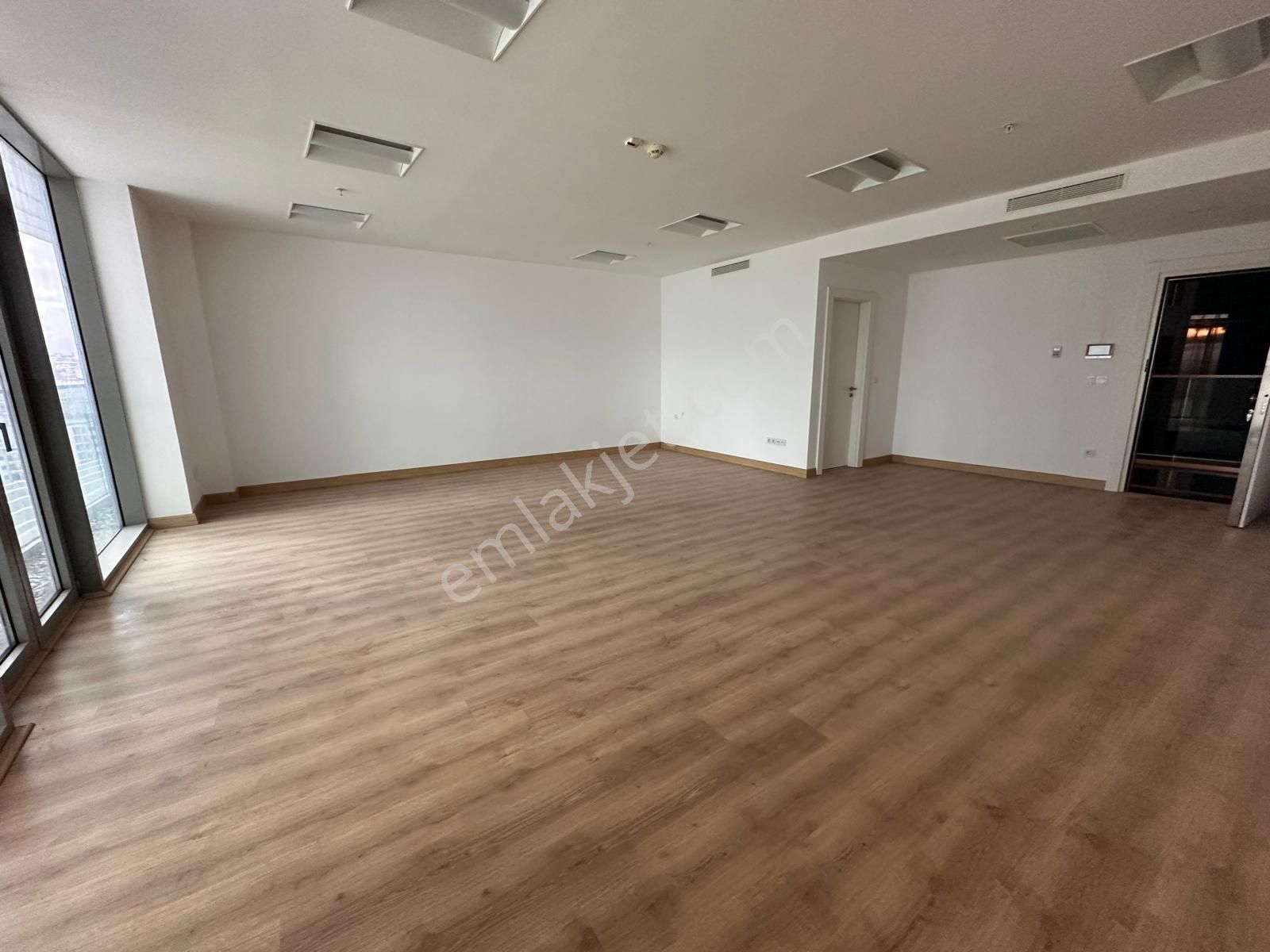 Sarphan Finanskent' Te Yan Yana Birleştirilebilir İki Ayrı Ofis - Görsel 6