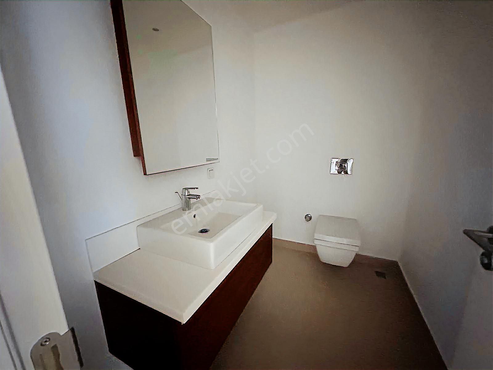 Sarphan Finanskent' Te Yan Yana Birleştirilebilir İki Ayrı Ofis - Görsel 7