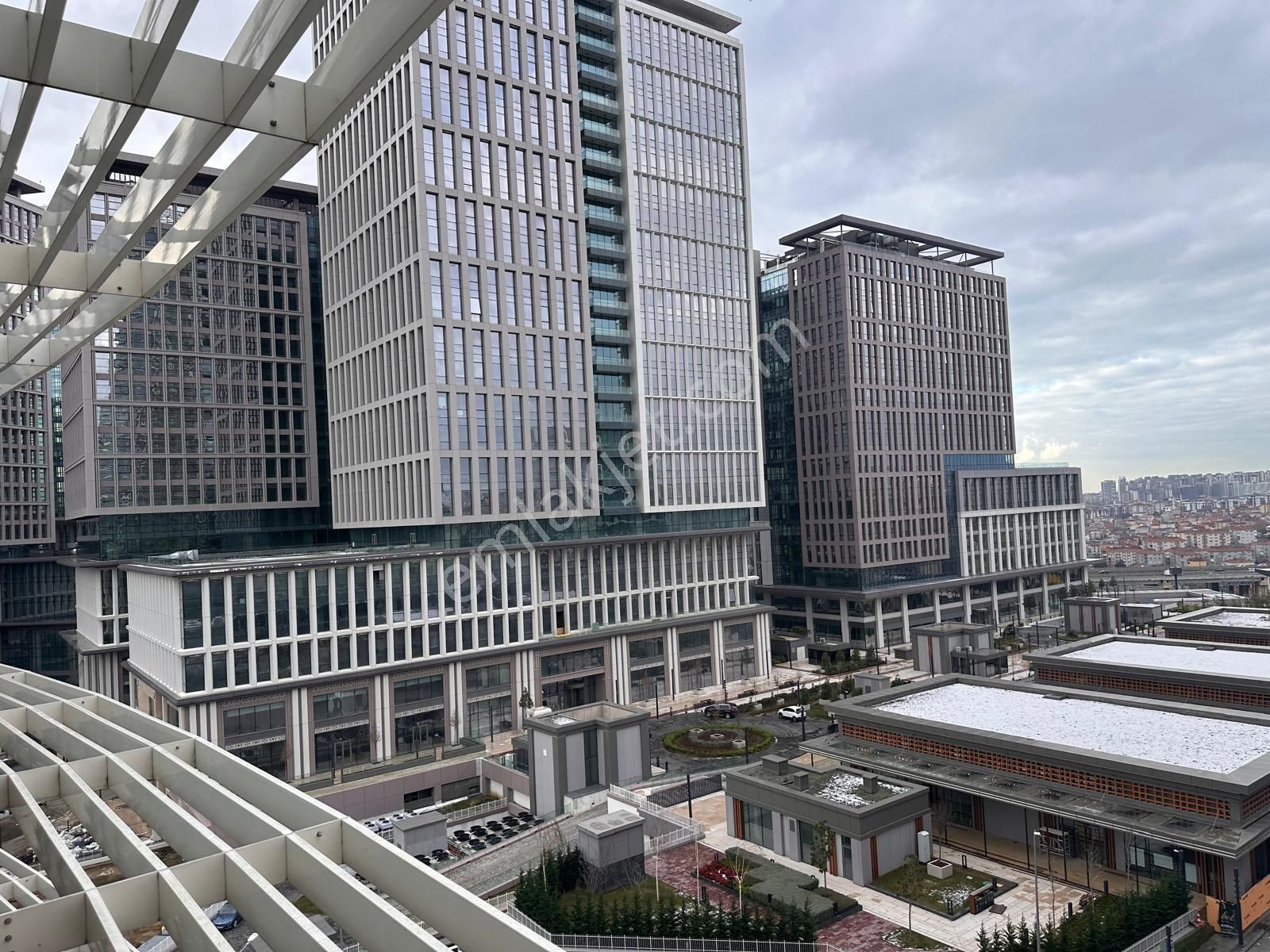 Sarphan Finanskent' Te Yan Yana Birleştirilebilir İki Ayrı Ofis - Görsel 17