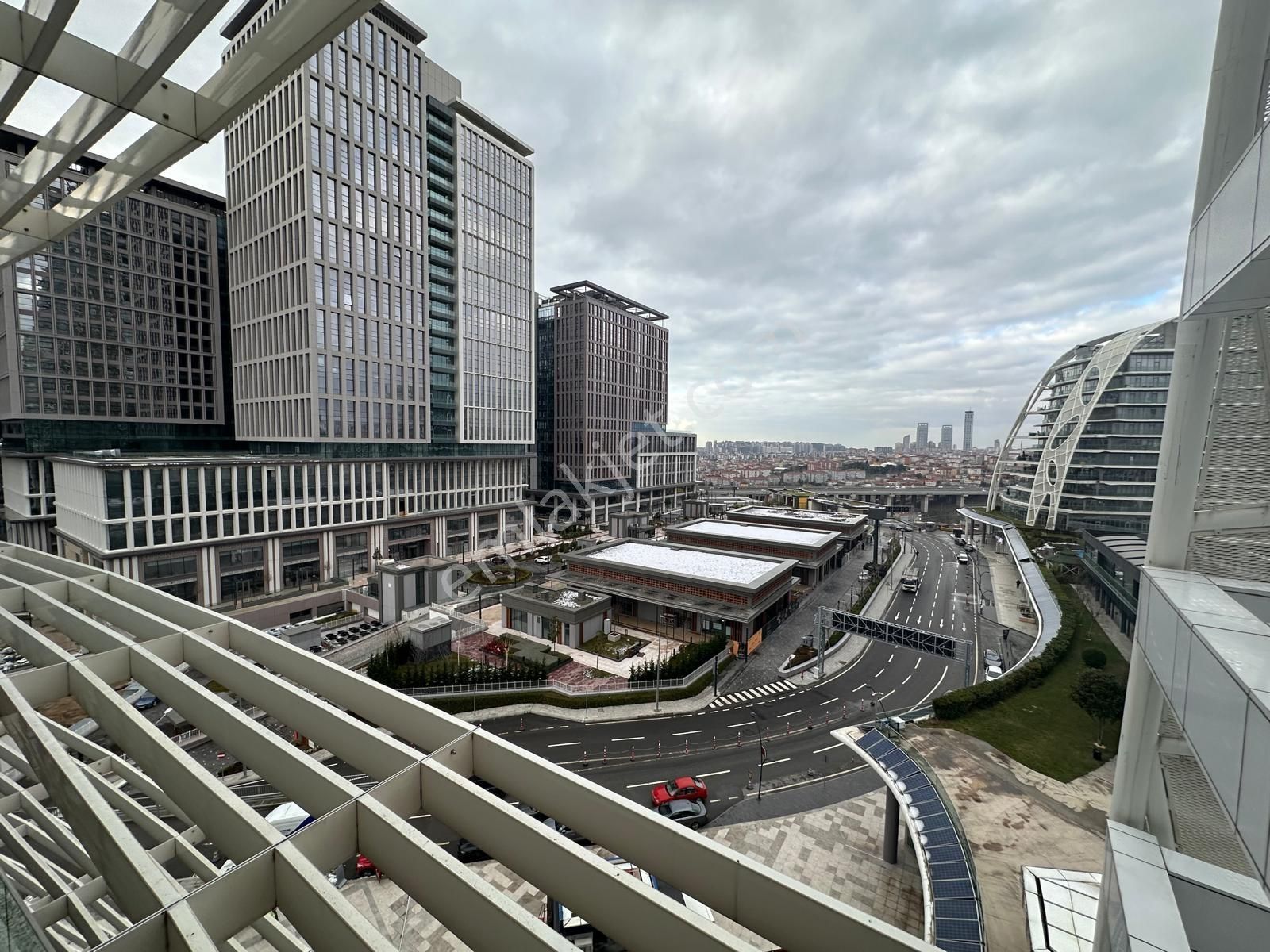 Sarphan Finanskent' Te Yan Yana Birleştirilebilir İki Ayrı Ofis - Görsel 10