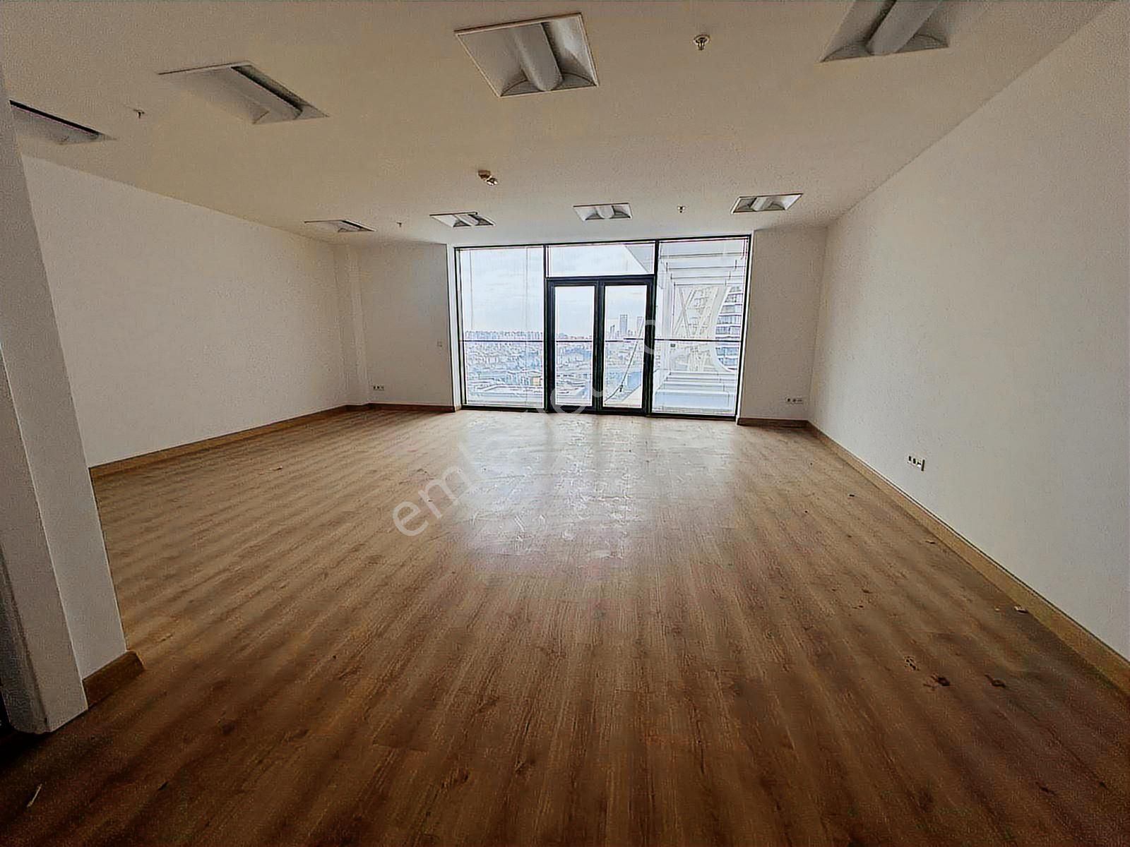 Sarphan Finanskent' Te Yan Yana Birleştirilebilir İki Ayrı Ofis - Görsel 15