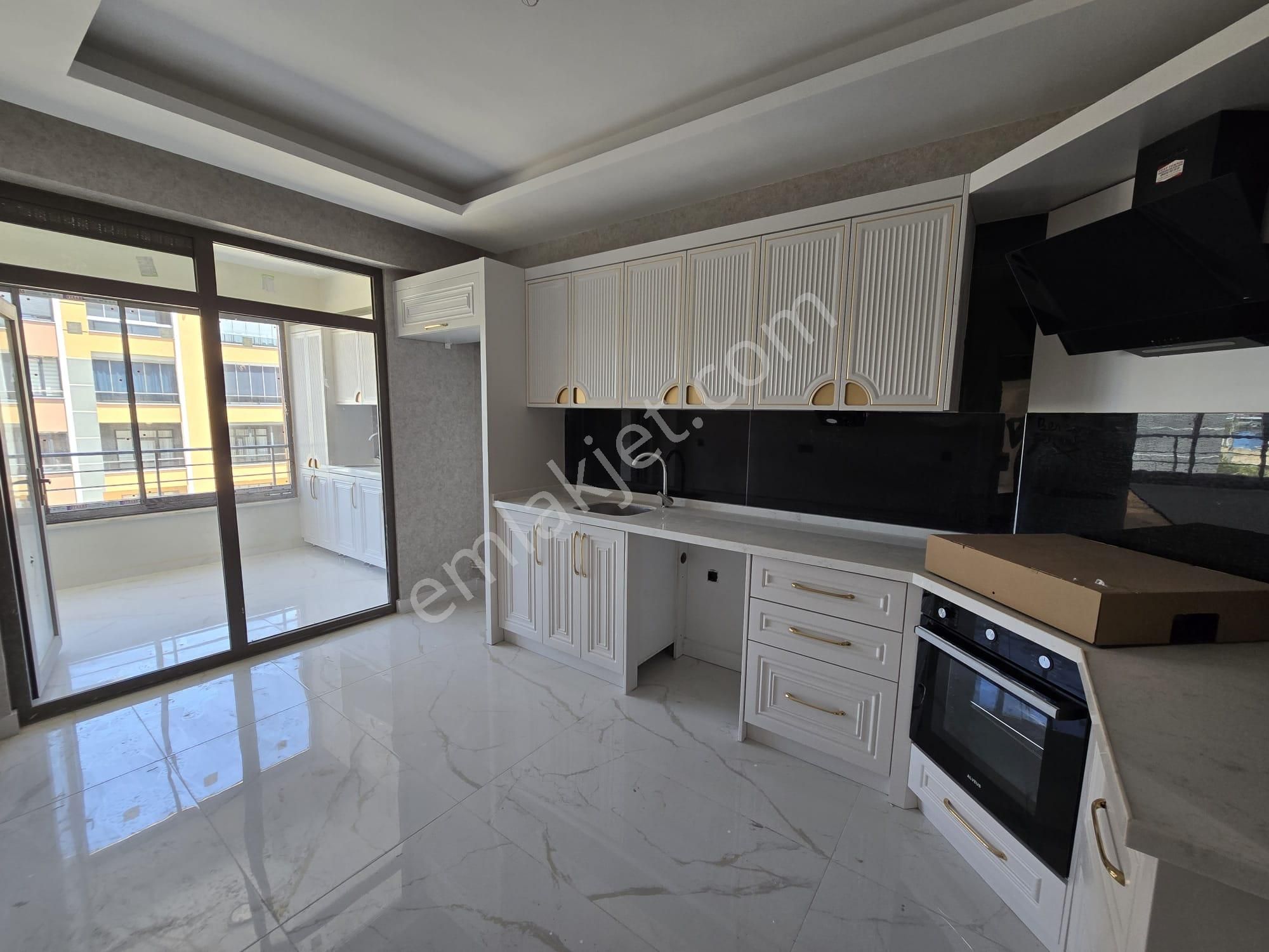 Site İçerisin'de Satılık Sıfır Kapalı Otoparklı 3+1 Daireler