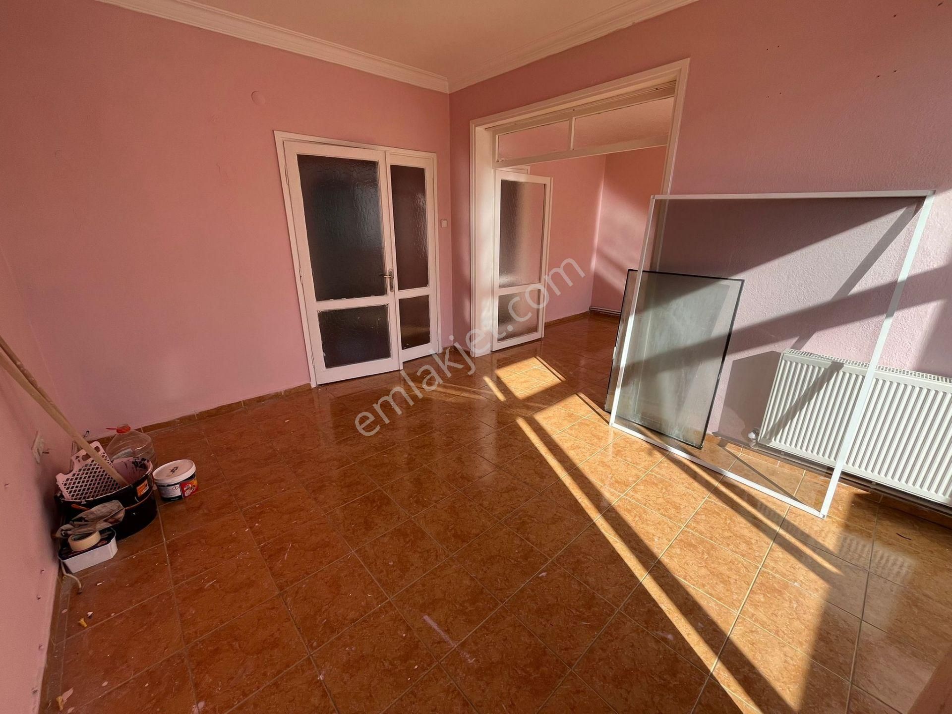 Asil'den Göztepe Stadı Yanı Arakat 2+1 Bakımlı Temiz Daire - Görsel 10