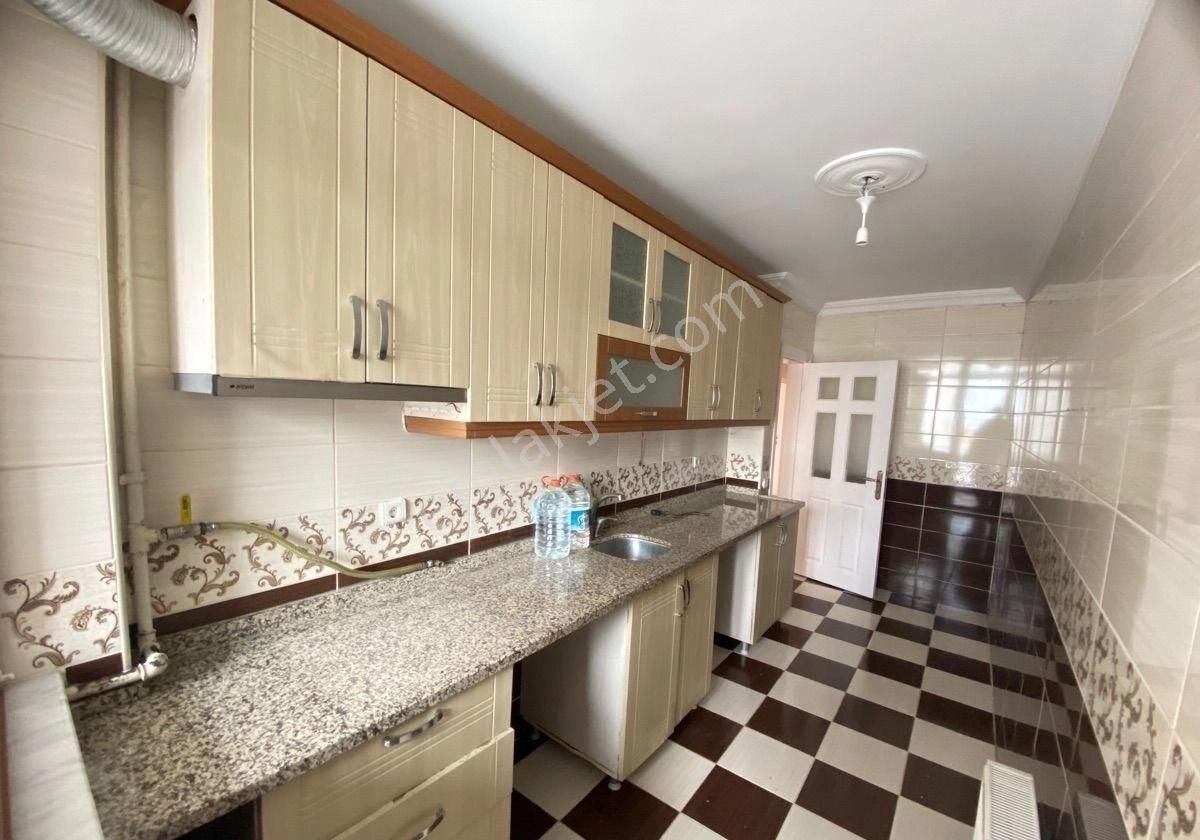 Kağıthane Merkezde Metroya 2 Dk Mesafede 2+1 85m2 Kiralık Daire - Görsel 9