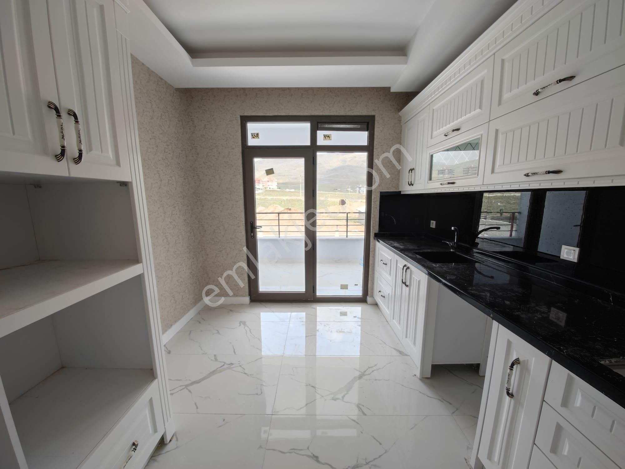 Selahaddin Eyyübi Mahallesinde Satılık Son Kat 3+1 Daire - Görsel 3