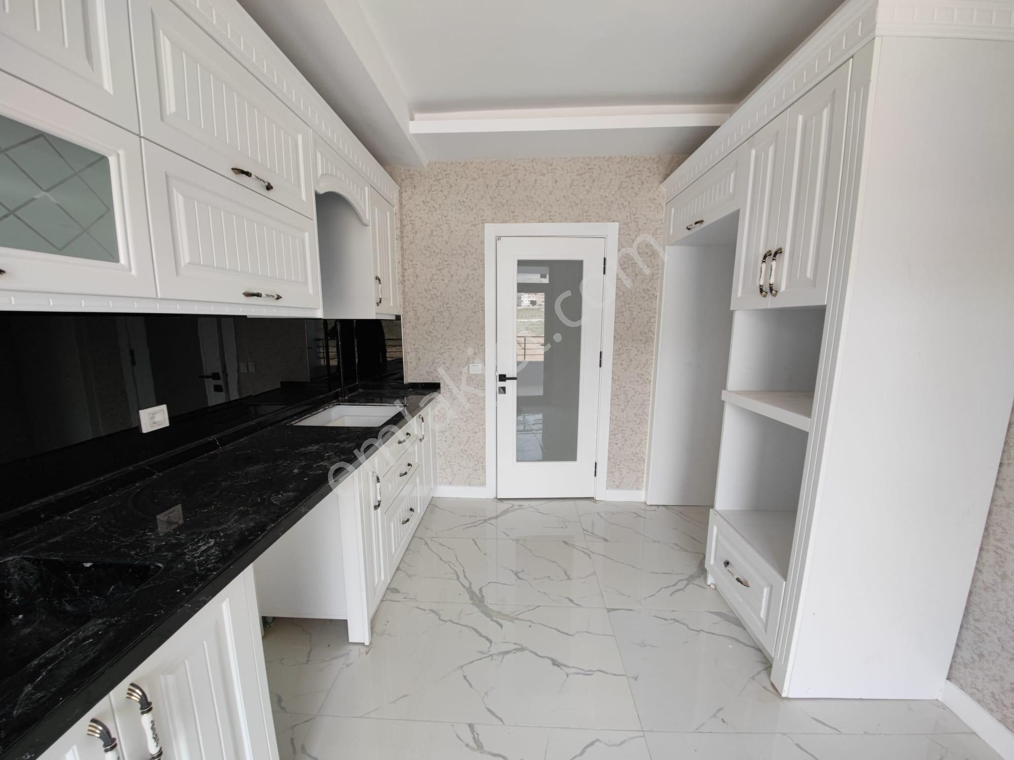 Selahaddin Eyyübi Mahallesinde Satılık Son Kat 3+1 Daire - Görsel 4