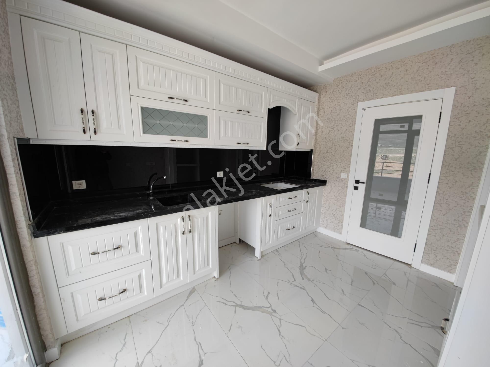 Selahaddin Eyyübi Mahallesinde Satılık Son Kat 3+1 Daire