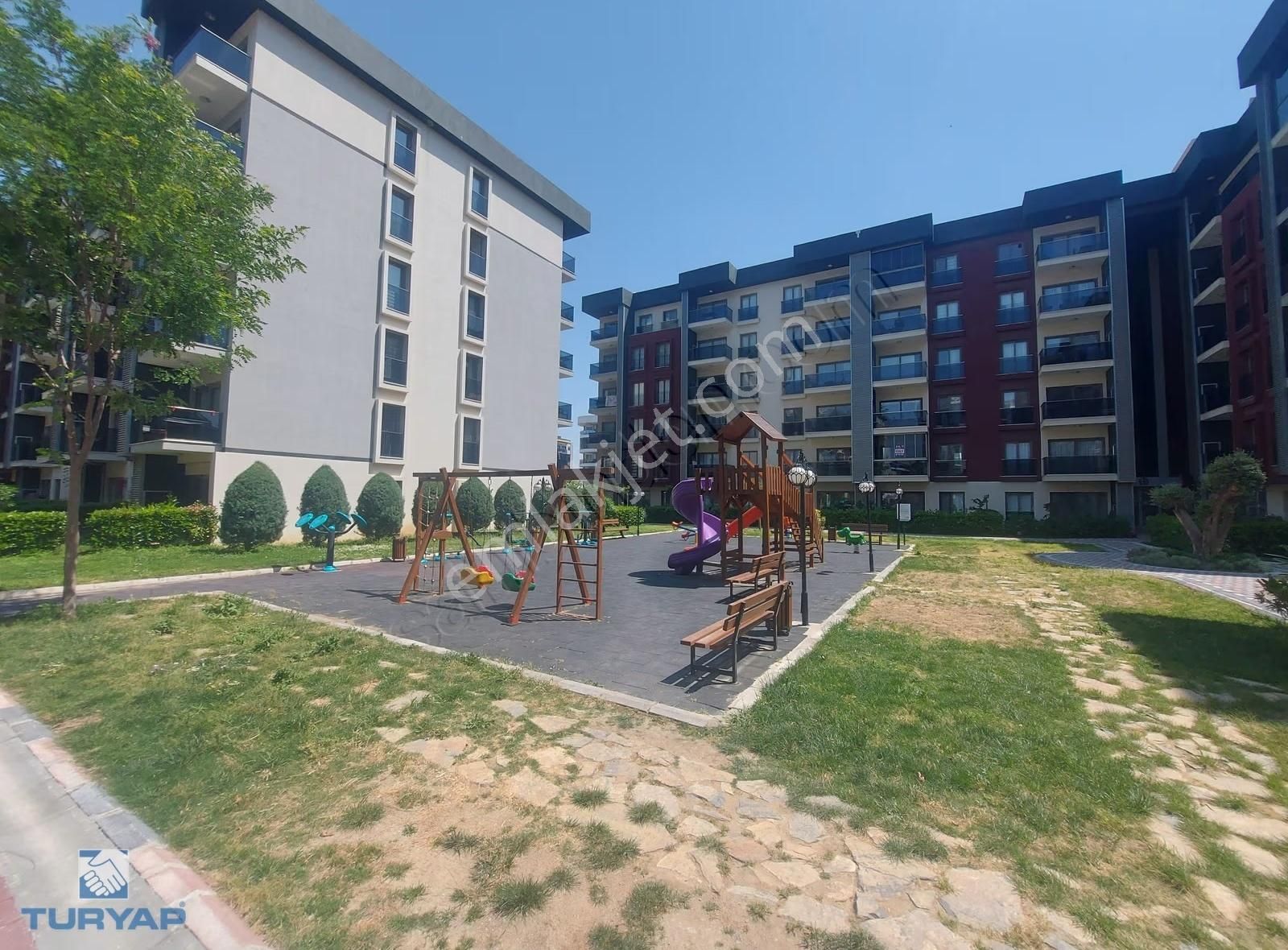 Torbalı Yedi Eylül Mah Havuzlu Site İçinde 1+1 Satılık Daire - Görsel 13