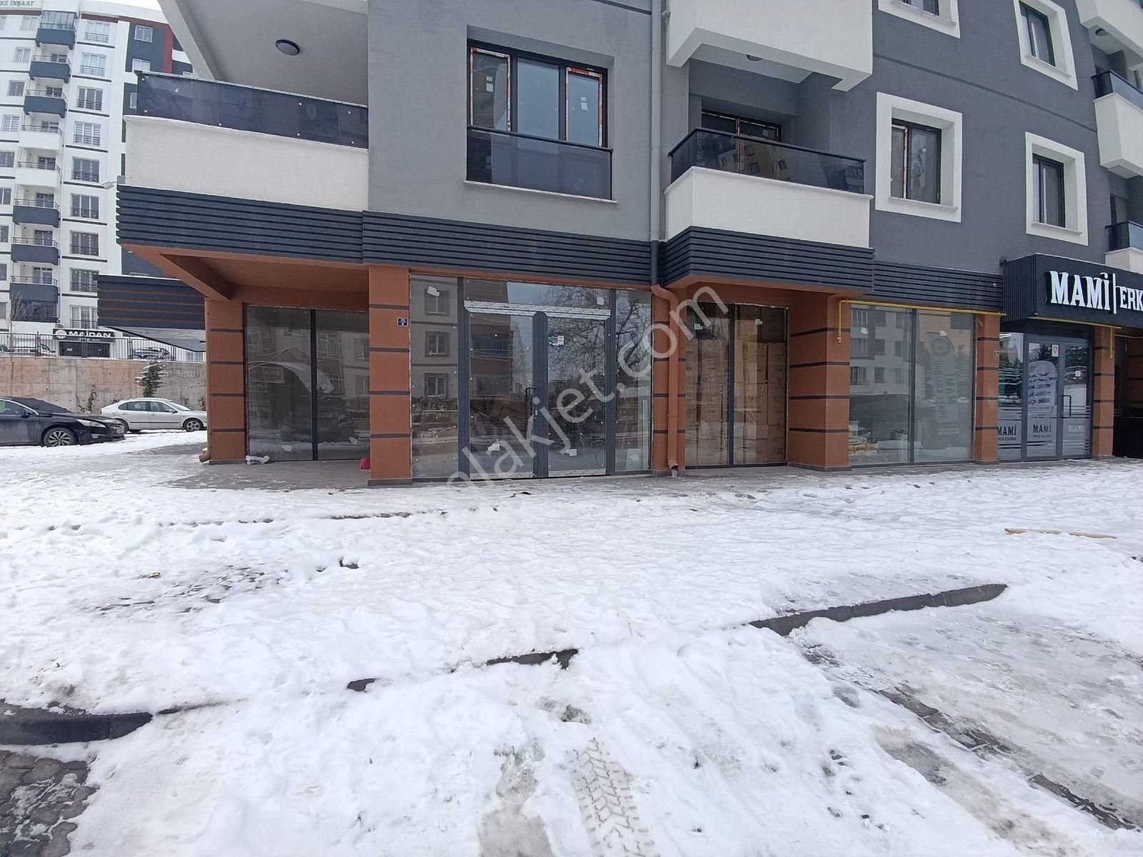 Küçük Ali'de Geniş Cephe Hazır Sıfır Satılık Dükkan - Görsel 3