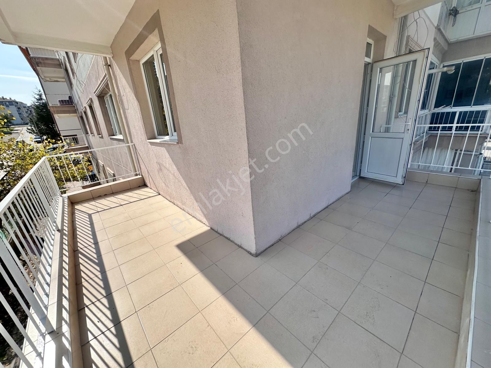 Andiçen Mahallesi'nde 1.ara Katta Full Yapılı Fırsat Dairemiz - Görsel 35