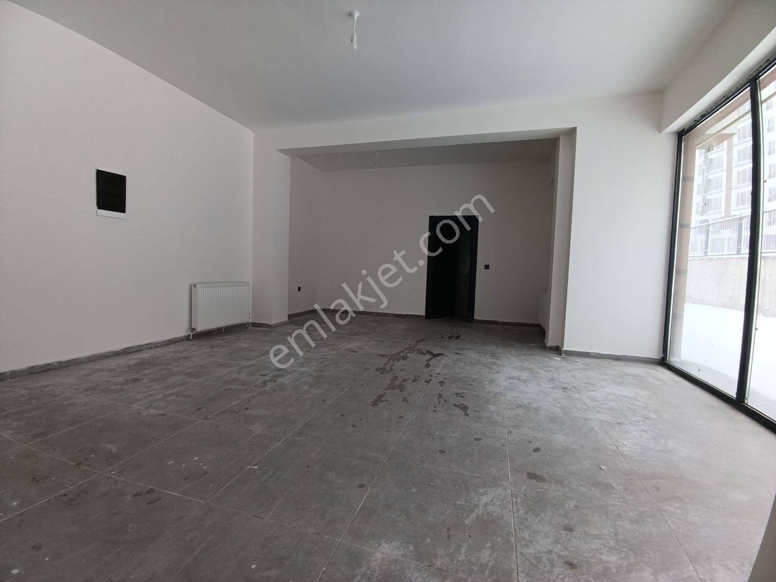 Küçük Ali Mahallesinde Kiralık Sıfır Köşe Dükkan - Görsel 2