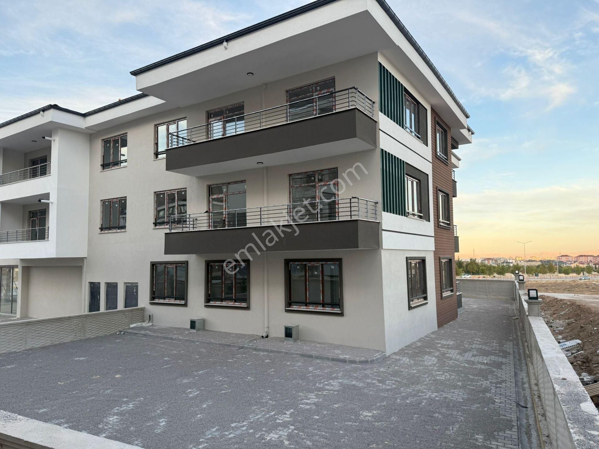 Kahramanlar Caddesi Hizası Satılık Sıfır Daireler - Görsel 5