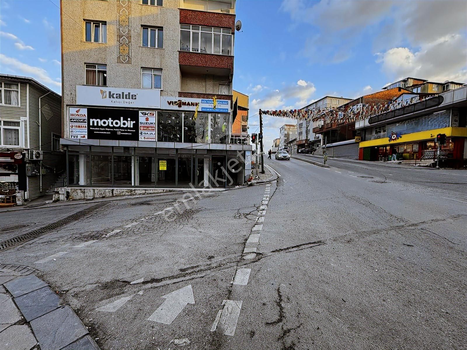 Vefa Gayrimenkulden Caddeye Cepheli Köşe Başı Dükkan - Görsel 12