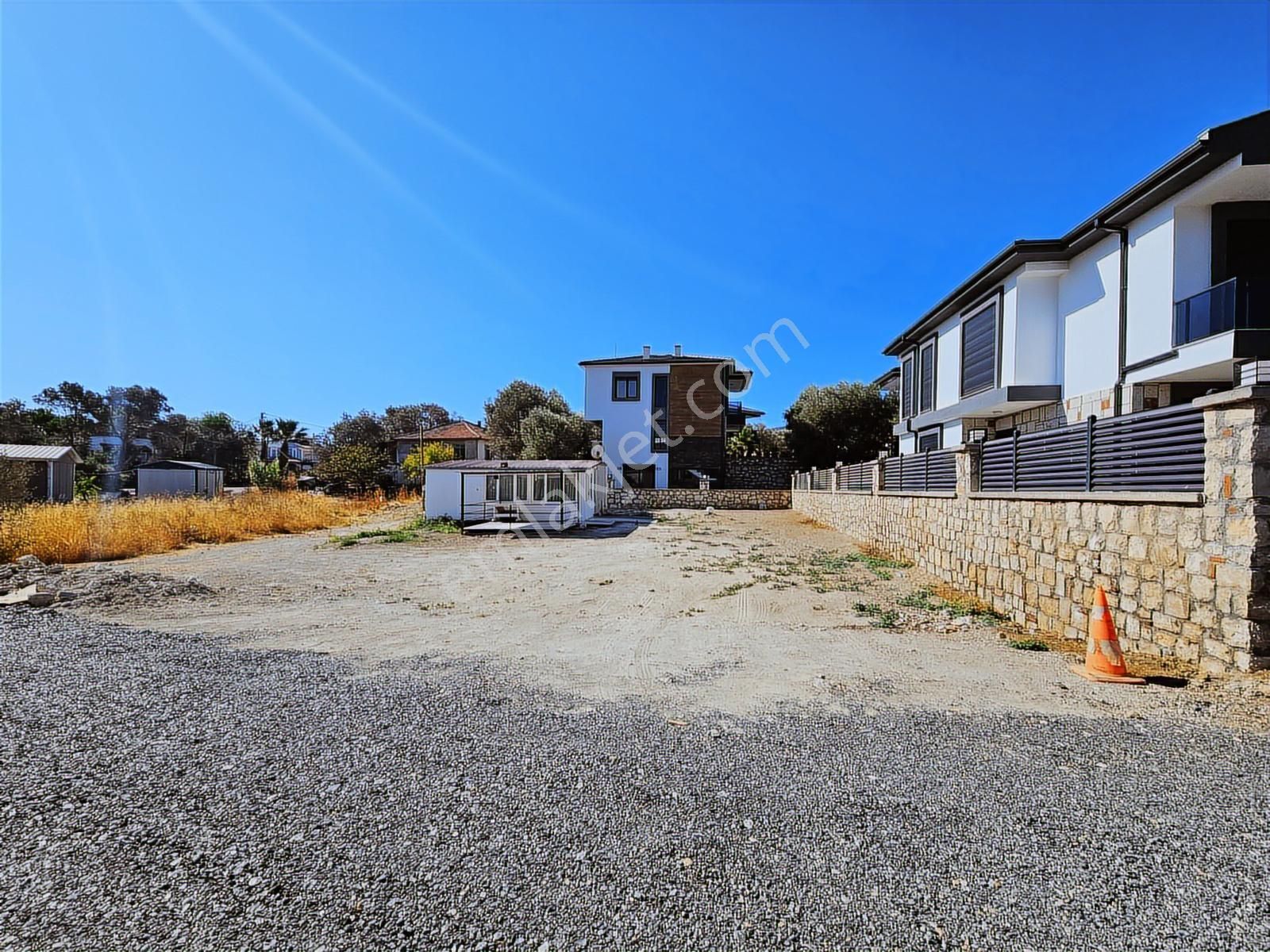 Karaburun Mordoğanda Satılık 369 M² Villa Arsası