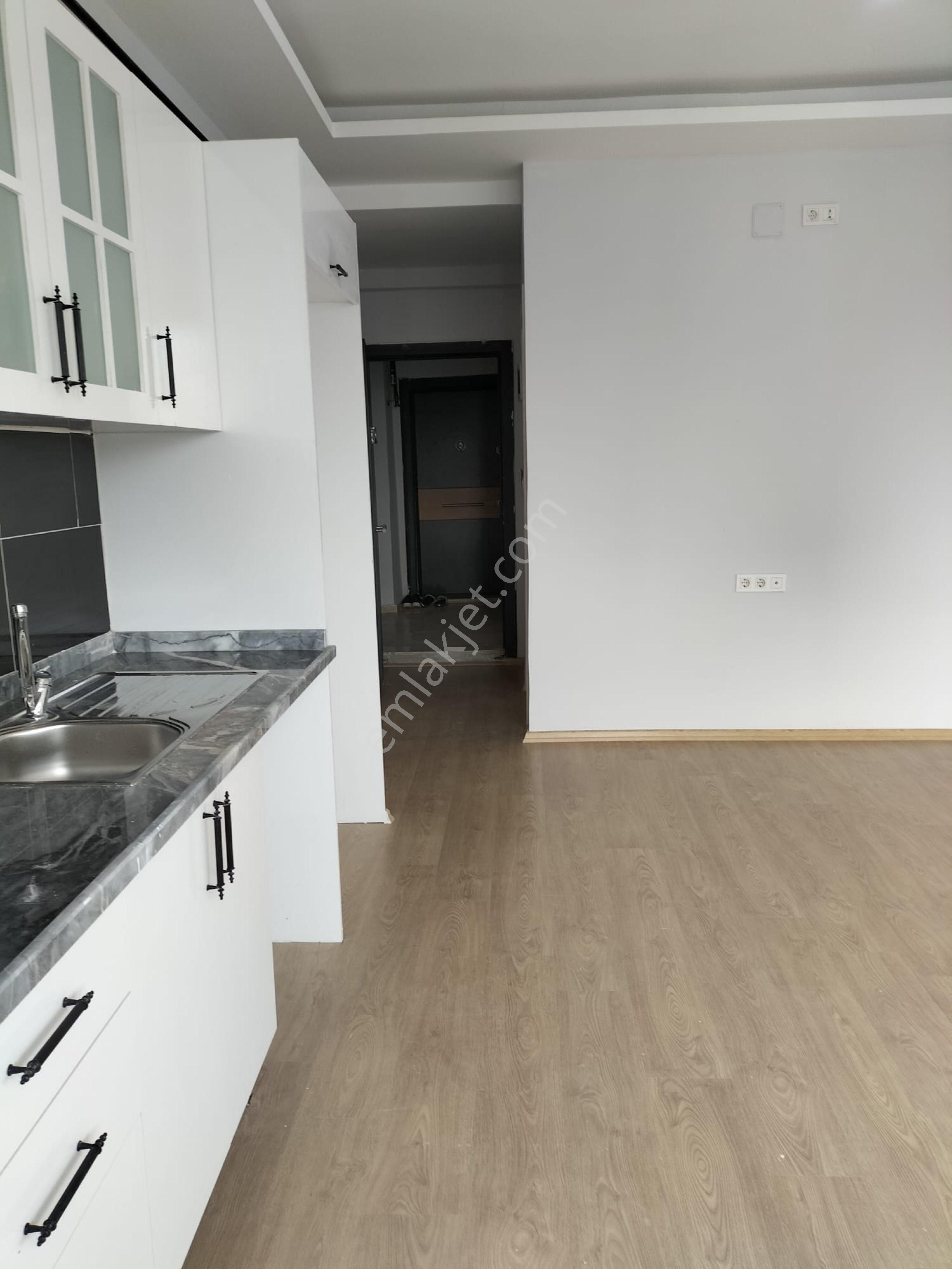 Huzurevleri Mahallesi’nde Mavi Bulvar Yakınında Üst Kat Ferah 2+1 Kiralık Daire - Görsel 4