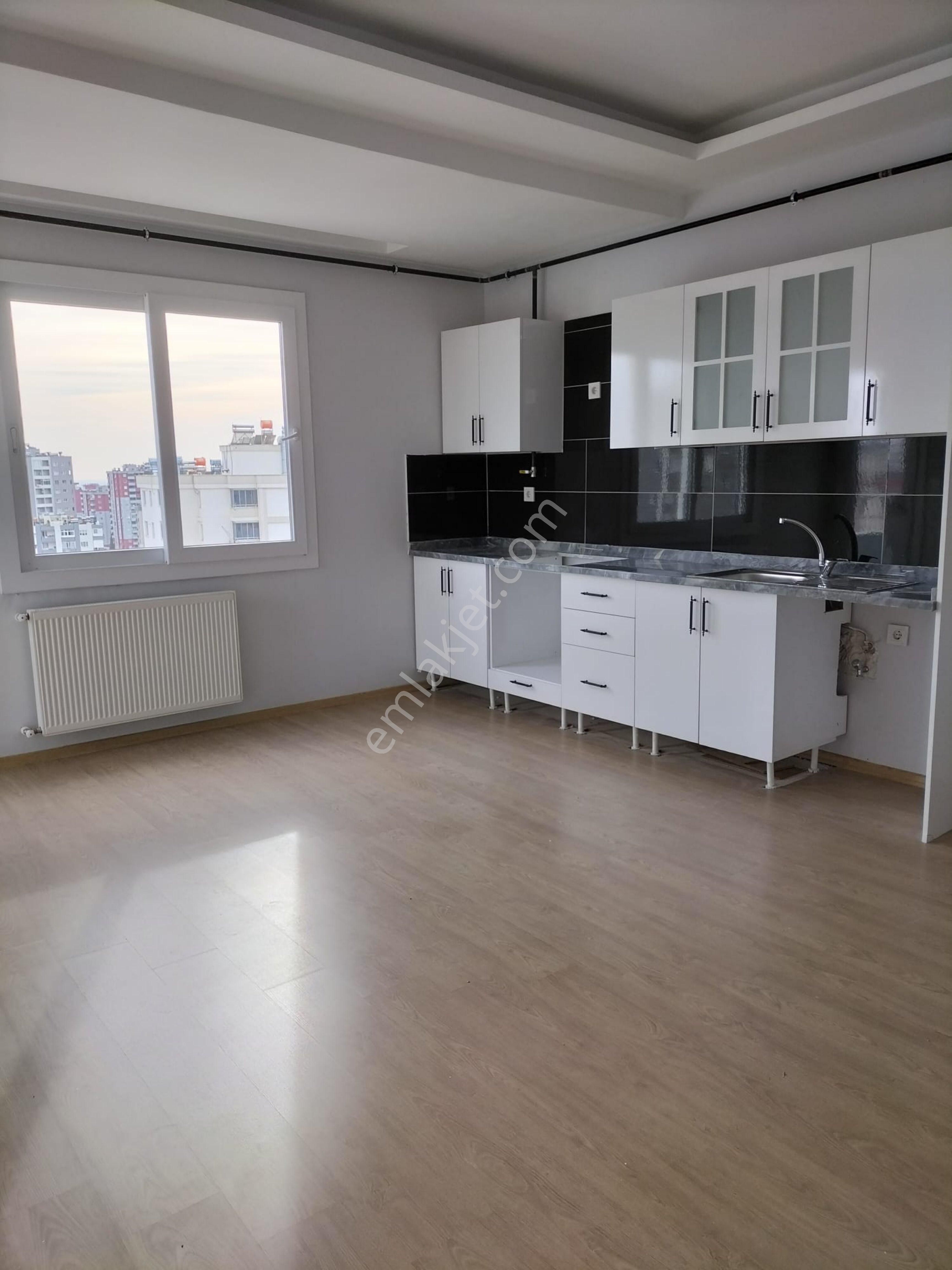 Huzurevleri Mahallesi’nde Mavi Bulvar Yakınında Üst Kat Ferah 2+1 Kiralık Daire