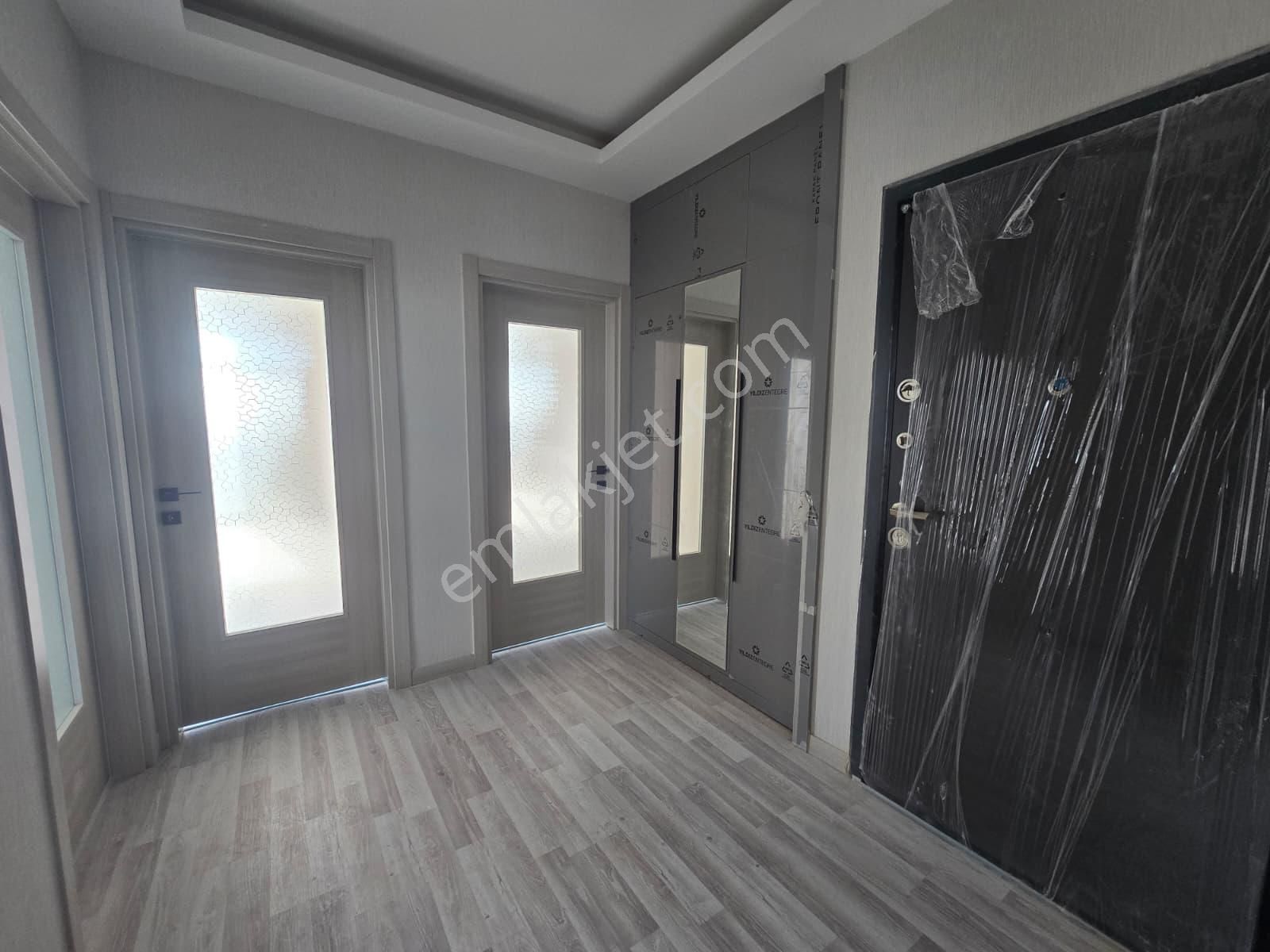 Site İçerisin'de Satılık Ara Kat Çok Geniş 3+1 Daire - Görsel 22