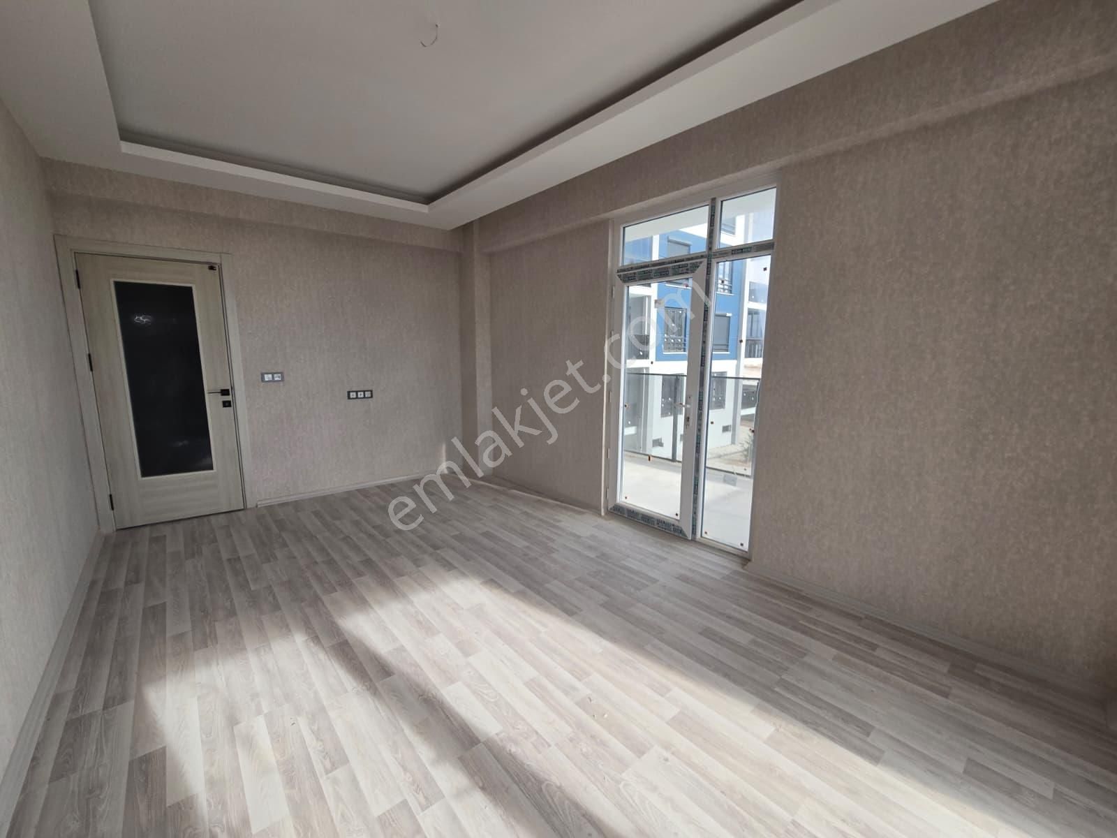 Site İçerisin'de Satılık Ara Kat Çok Geniş 3+1 Daire - Görsel 12