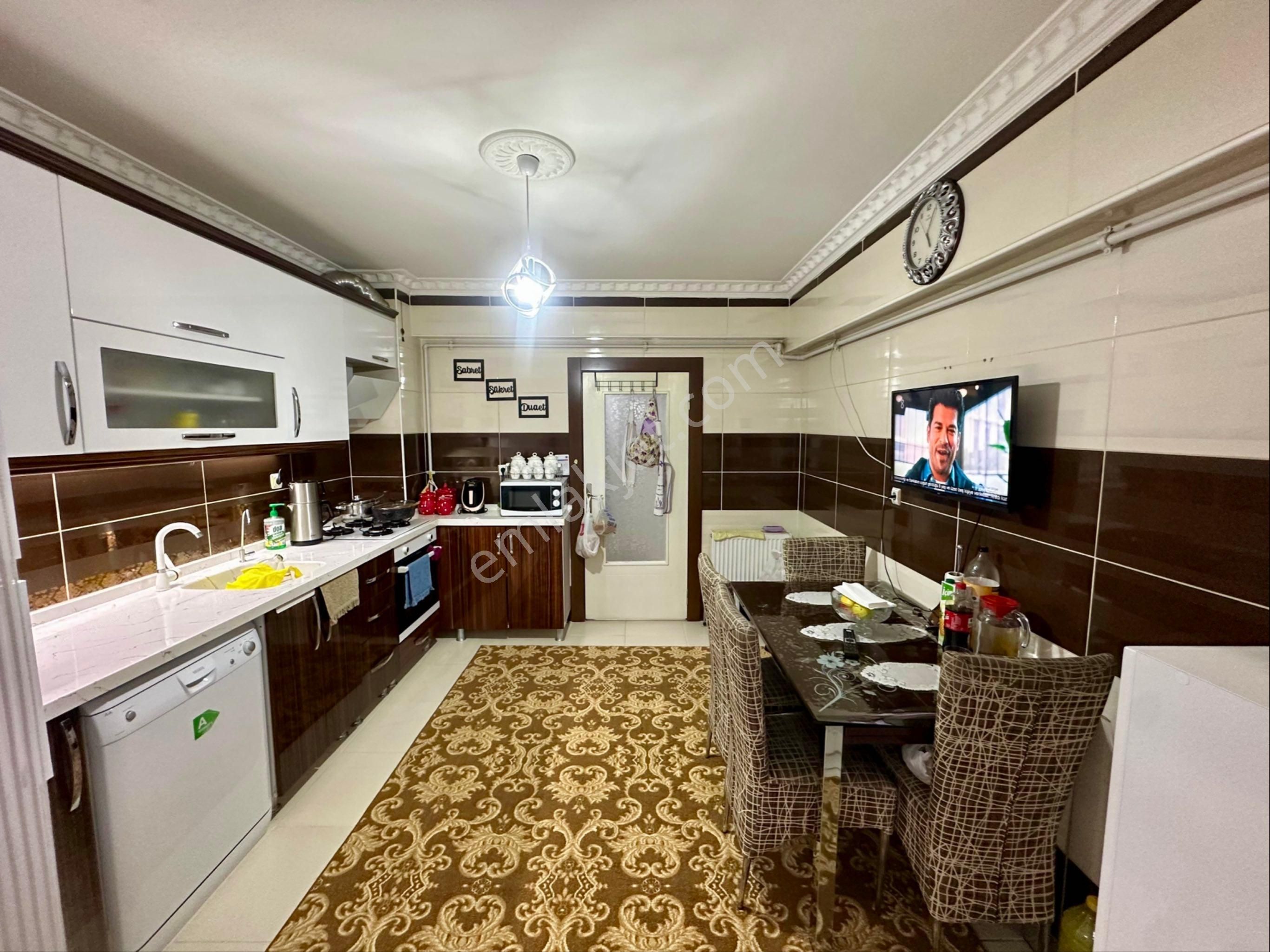 Erdinç Caddesi Üstü Ara Katta Asansörlü Geniş Metkareli 3+1 - Görsel 25