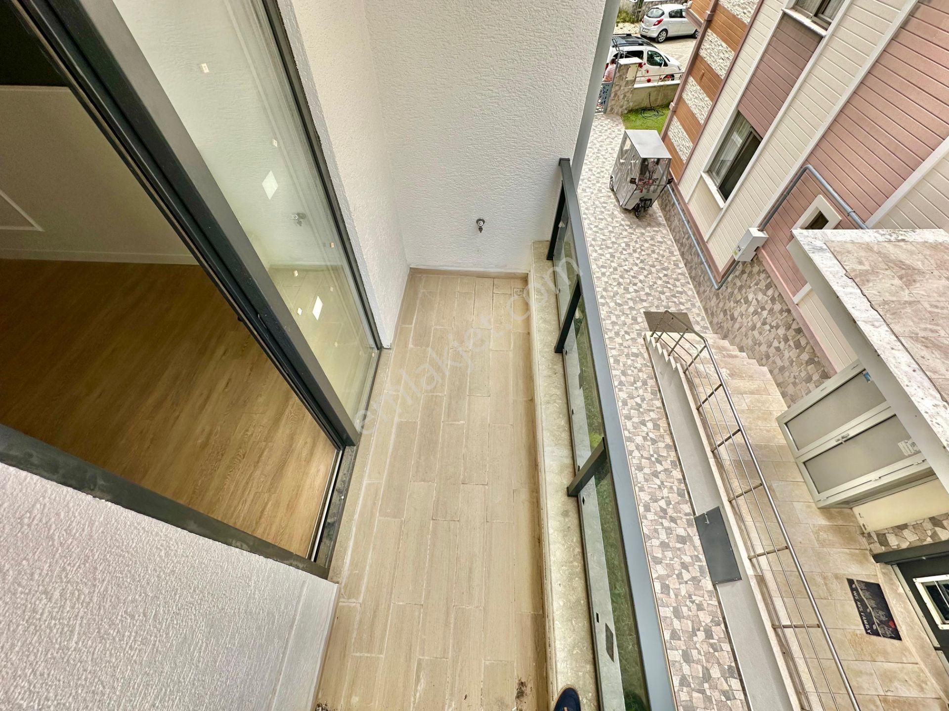 ⭐ay Emlaktan⭐akçay'da Denize Yakın Ön Cephe Şık Tasarımlı Arakat Çift Balkon Satılık 2+1 Lüx Daire - Görsel 25