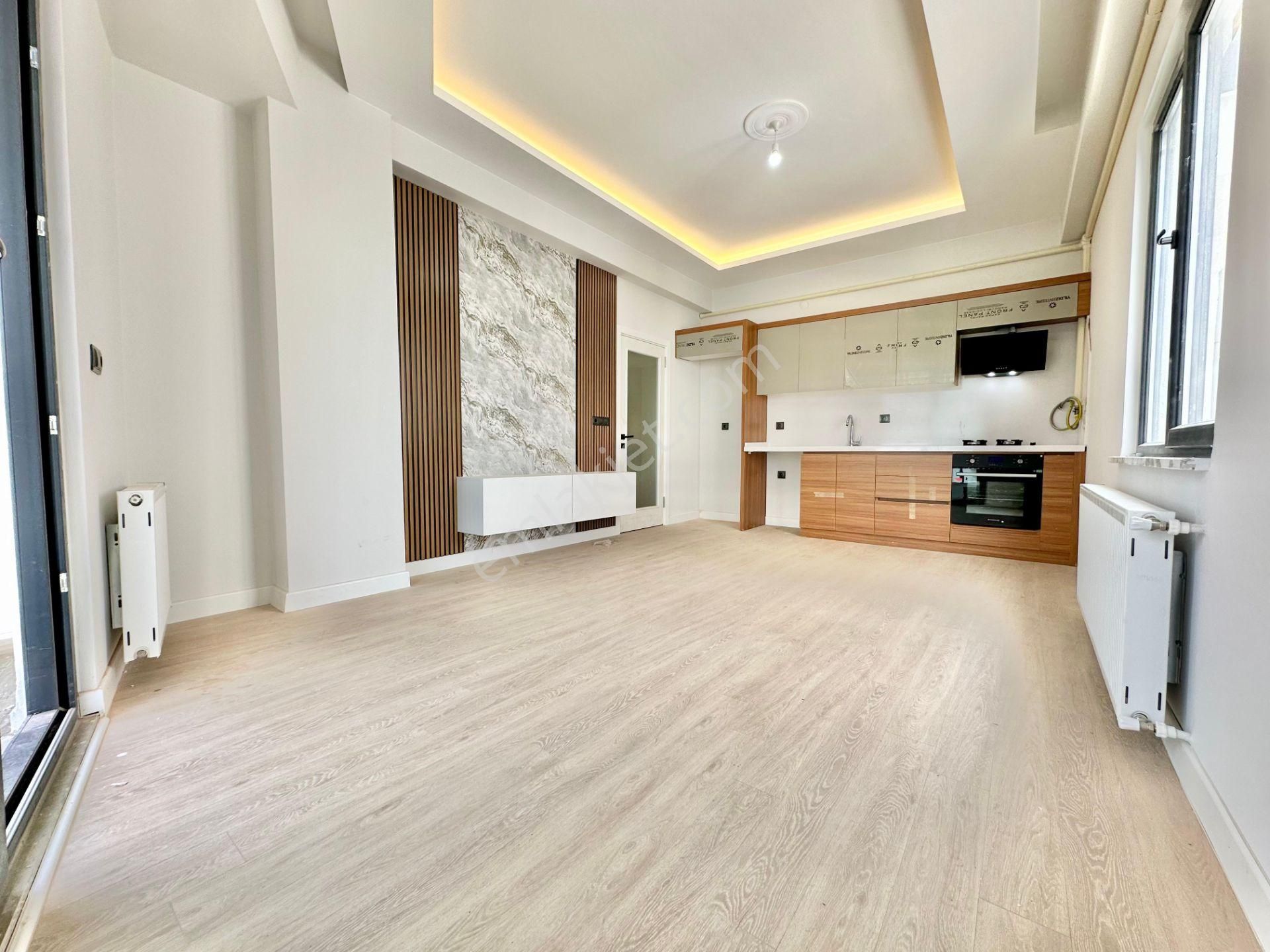 ⭐ay Emlaktan⭐akçay'da Denize Yakın Ön Cephe Şık Tasarımlı Arakat Çift Balkon Satılık 2+1 Lüx Daire - Görsel 2