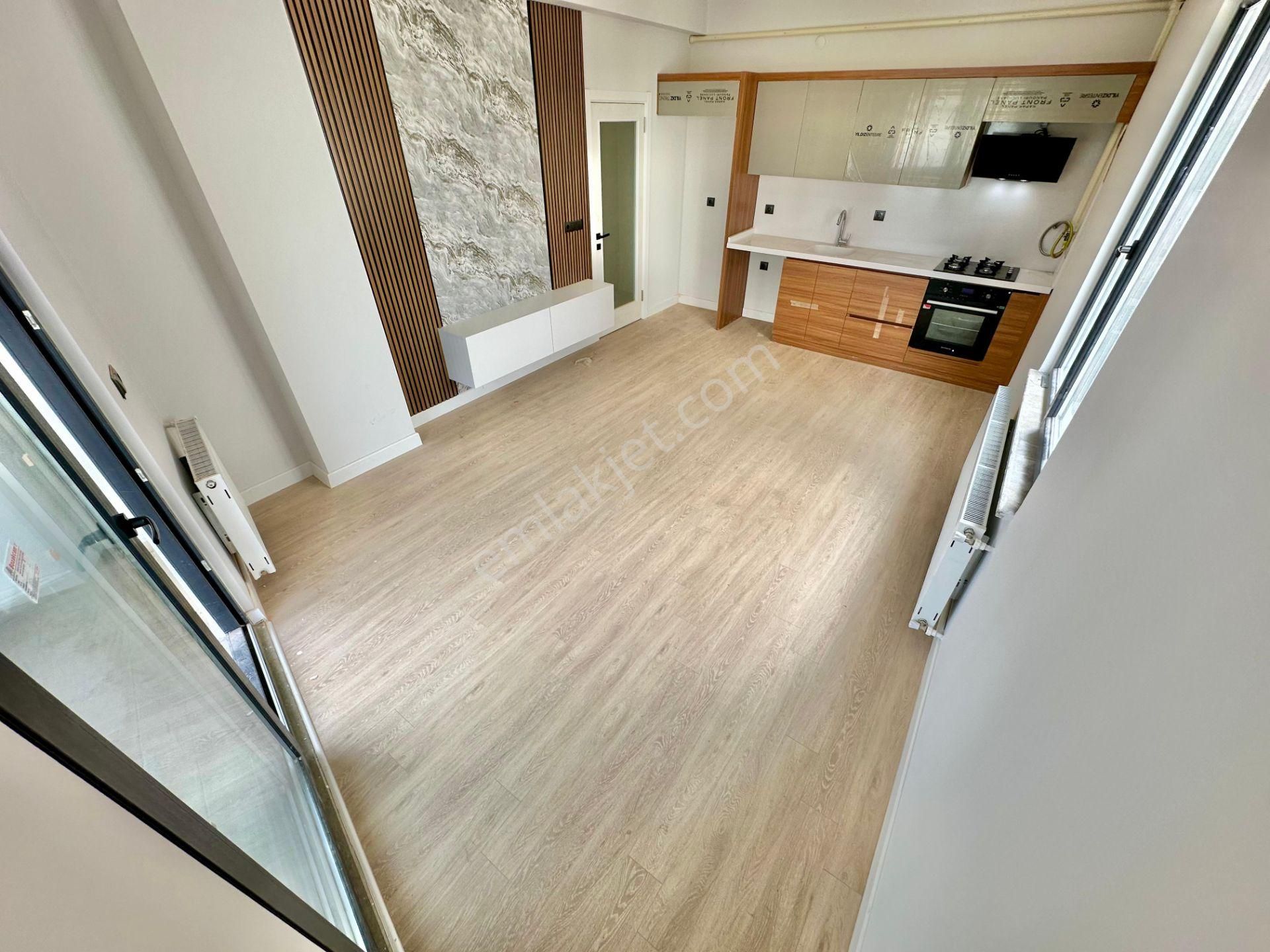 ⭐ay Emlaktan⭐akçay'da Denize Yakın Ön Cephe Şık Tasarımlı Arakat Çift Balkon Satılık 2+1 Lüx Daire - Görsel 4