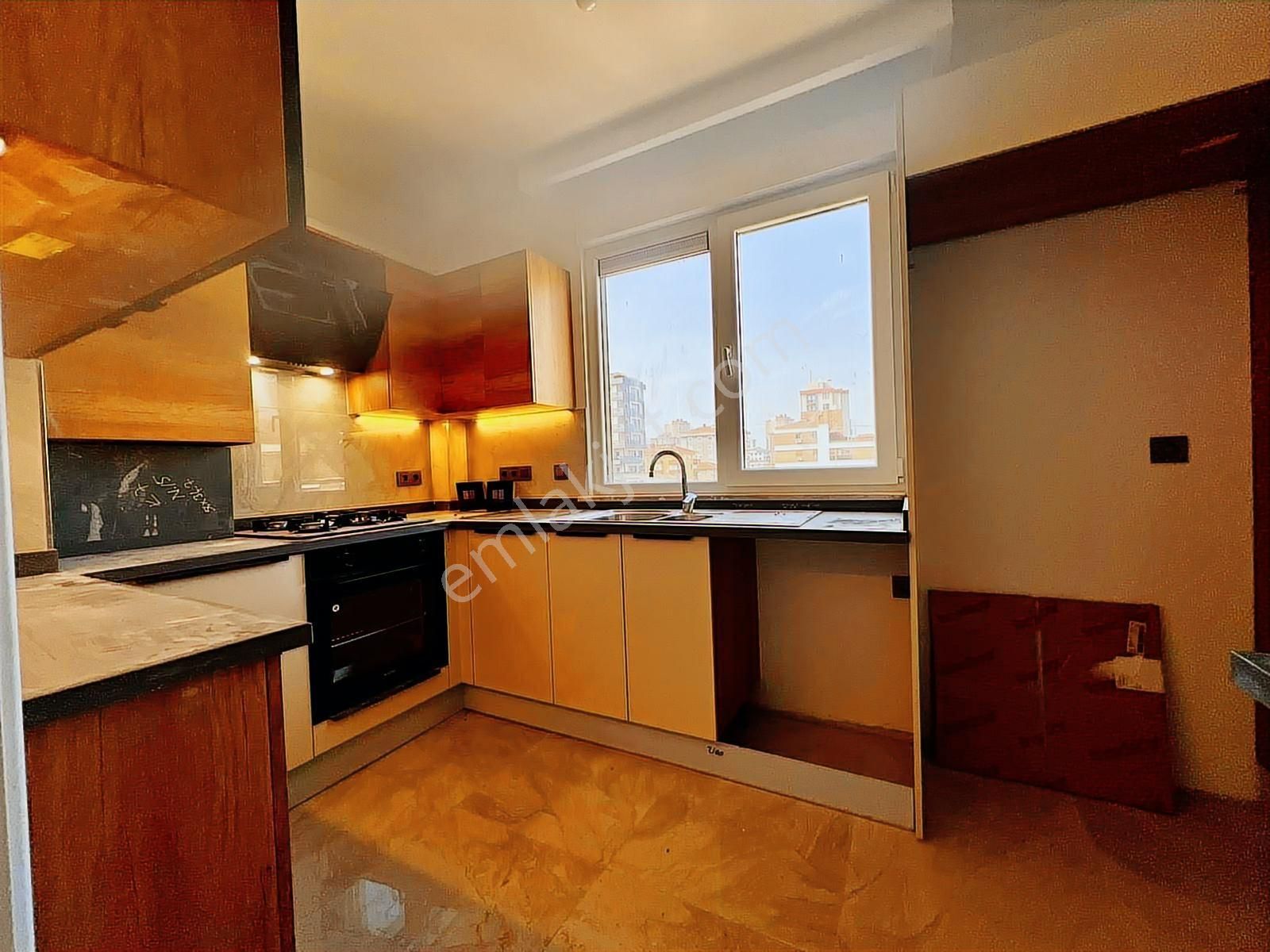 Utkudan Kozyatağında Bayar Cad.yakın Sıfır Balkonlu Satılık 2+1 - Görsel 12