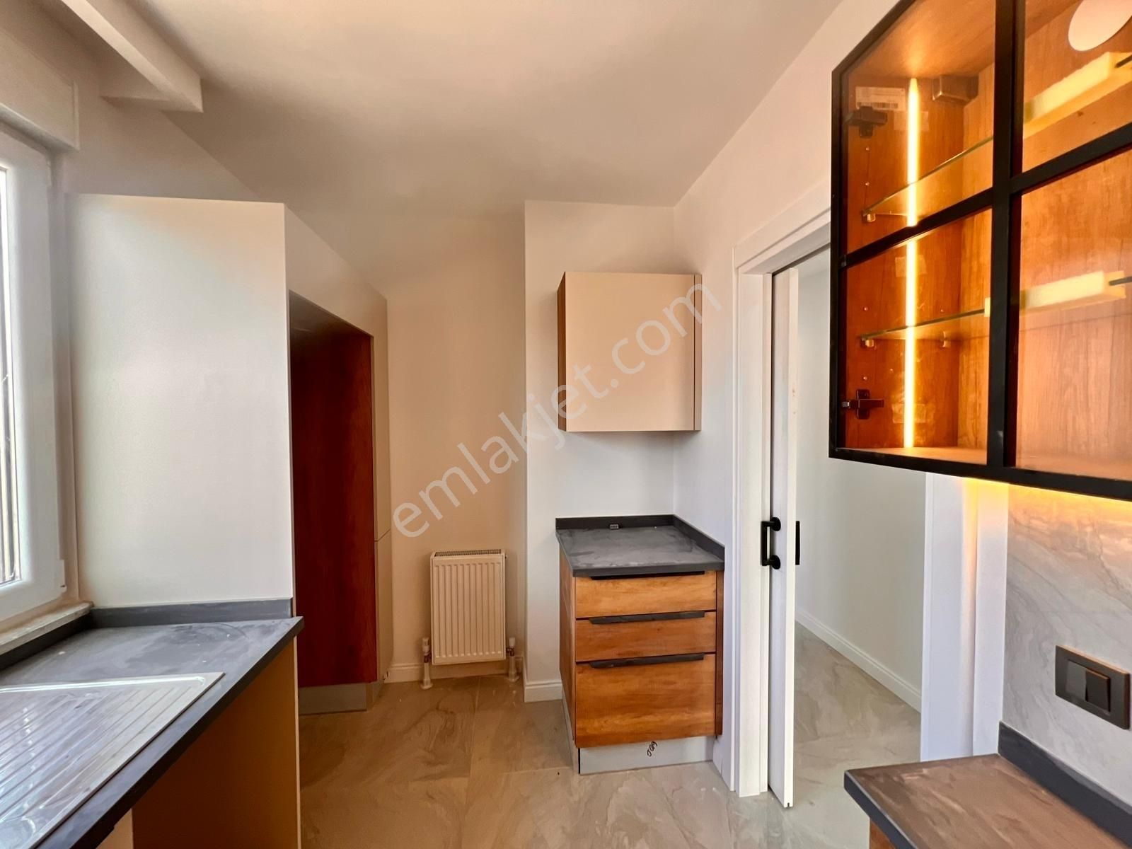 Utkudan Kozyatağında Bayar Cad.yakın Sıfır Balkonlu Satılık 2+1 - Görsel 5