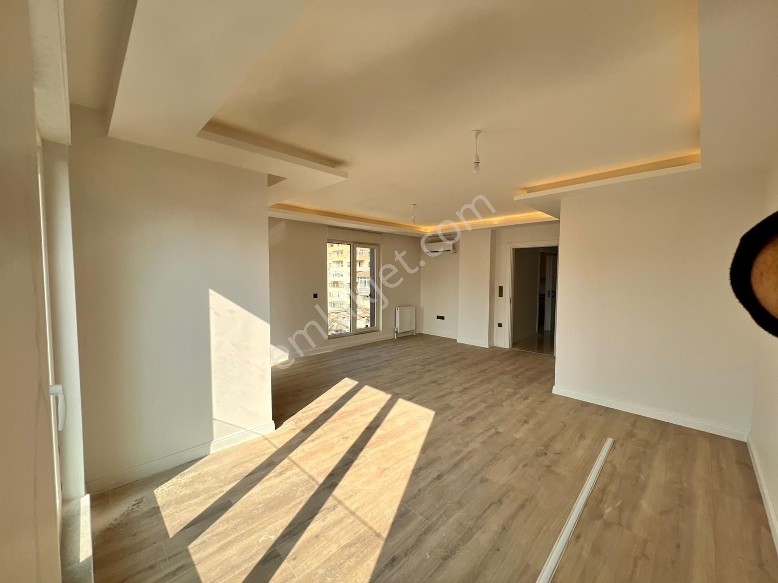 Utkudan Kozyatağında Bayar Cad.yakın Sıfır Balkonlu Satılık 2+1 - Görsel 9