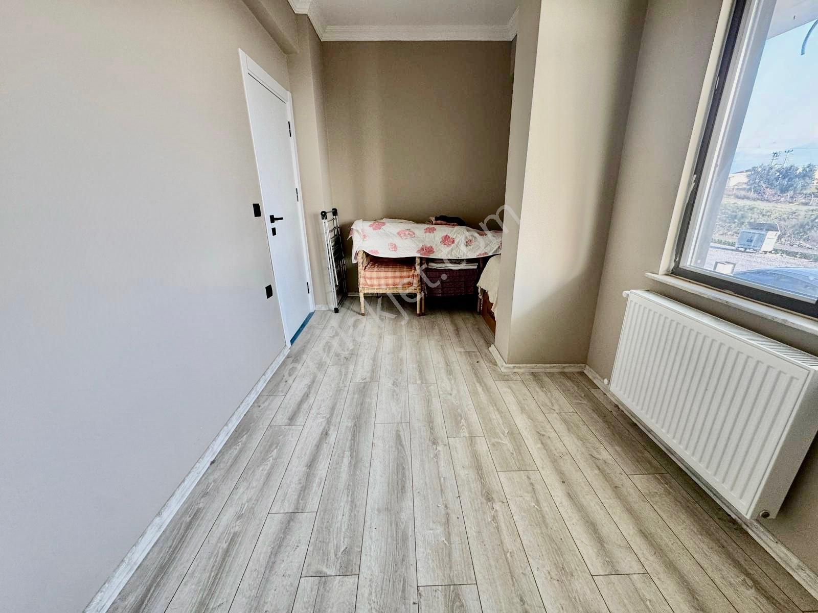 ▓karabuluttan▓akçay'da Böylesi Zor Bulunur & Ön Cephe Sıfır 2+1 Satılık Daire - Görsel 3