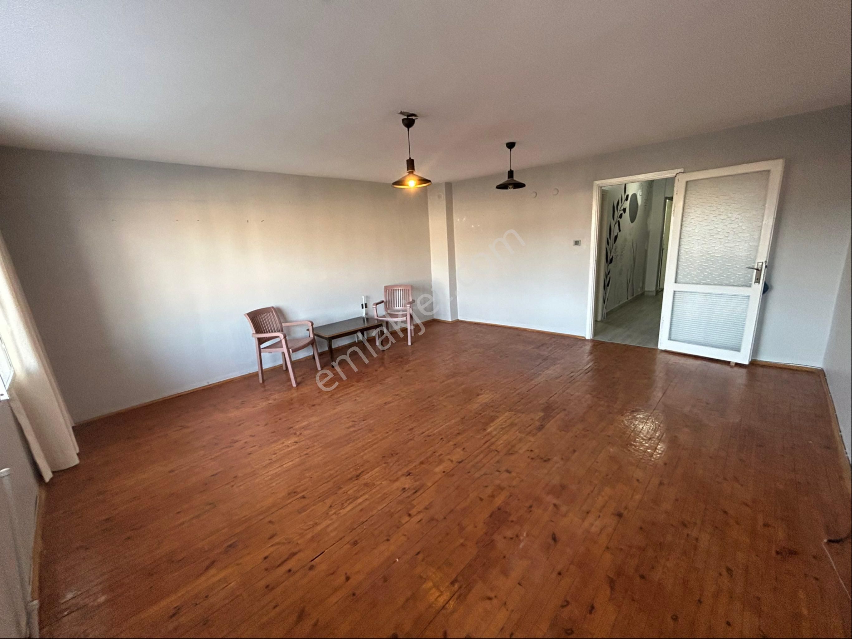 Kuşadası Atik Mahallesi’nde Deniz Manzaralı 3 + 1 Daire - Görsel 4