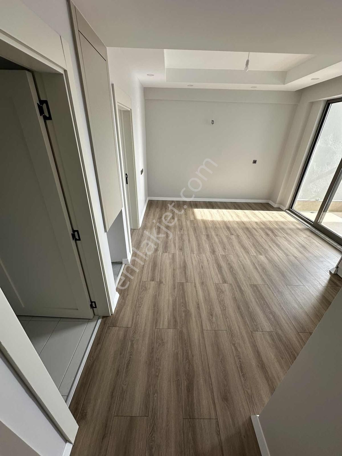 Ertuğrul'dan Deniz Manzaralı Havuzlu 1+1 Satılık Daire - Görsel 17