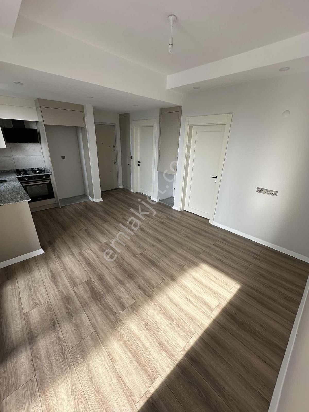 Ertuğrul'dan Deniz Manzaralı Havuzlu 1+1 Satılık Daire - Görsel 11