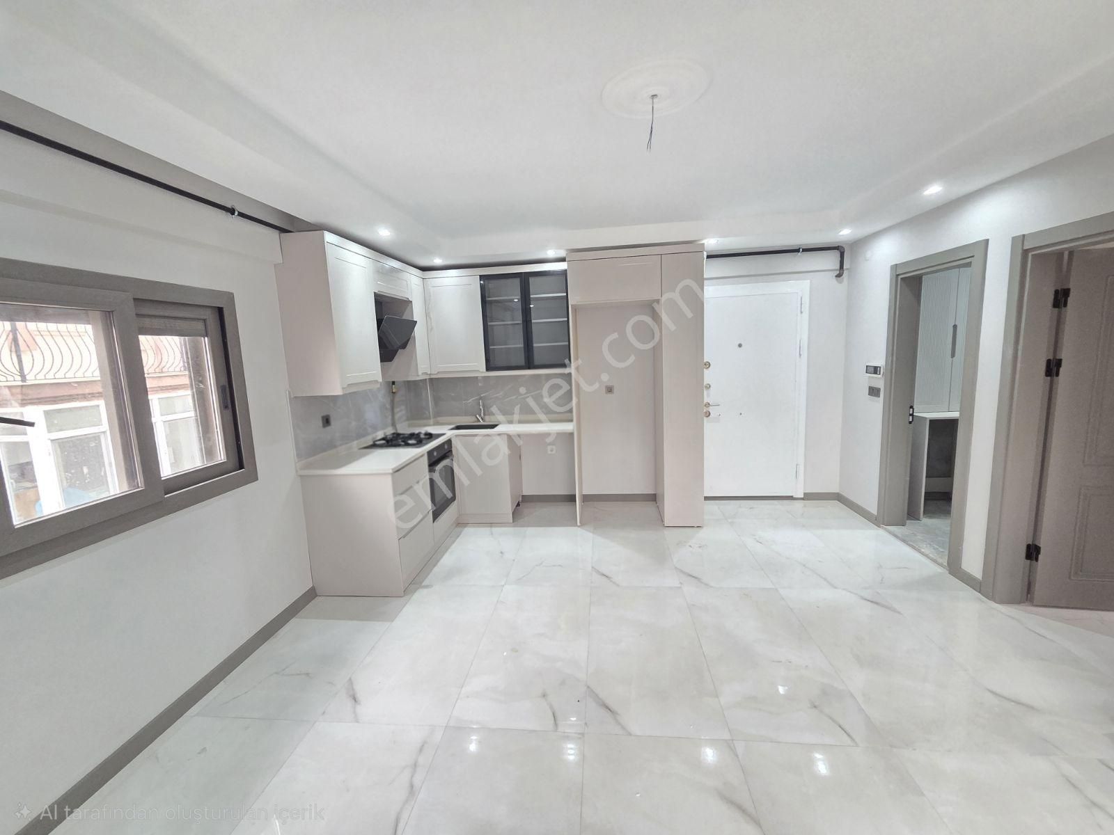 Yenifoça'da Merkezi Konumda Açık Teraslı Satılık Geniş 2+1 Daire - Görsel 6