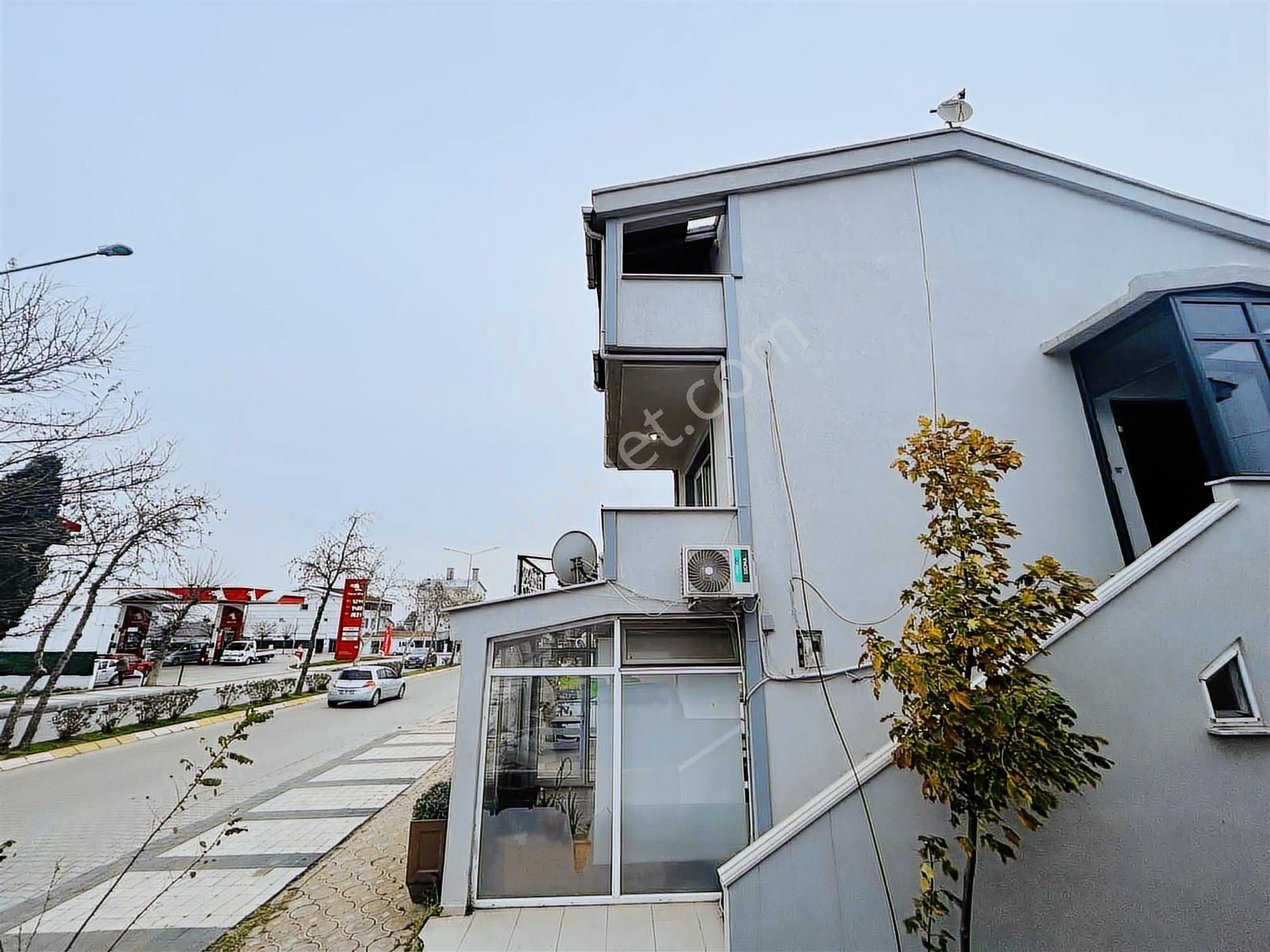 Bulvarcad.cephe 3+1 Tertemiz Aileye Kiralık Üst Dubleks Daire