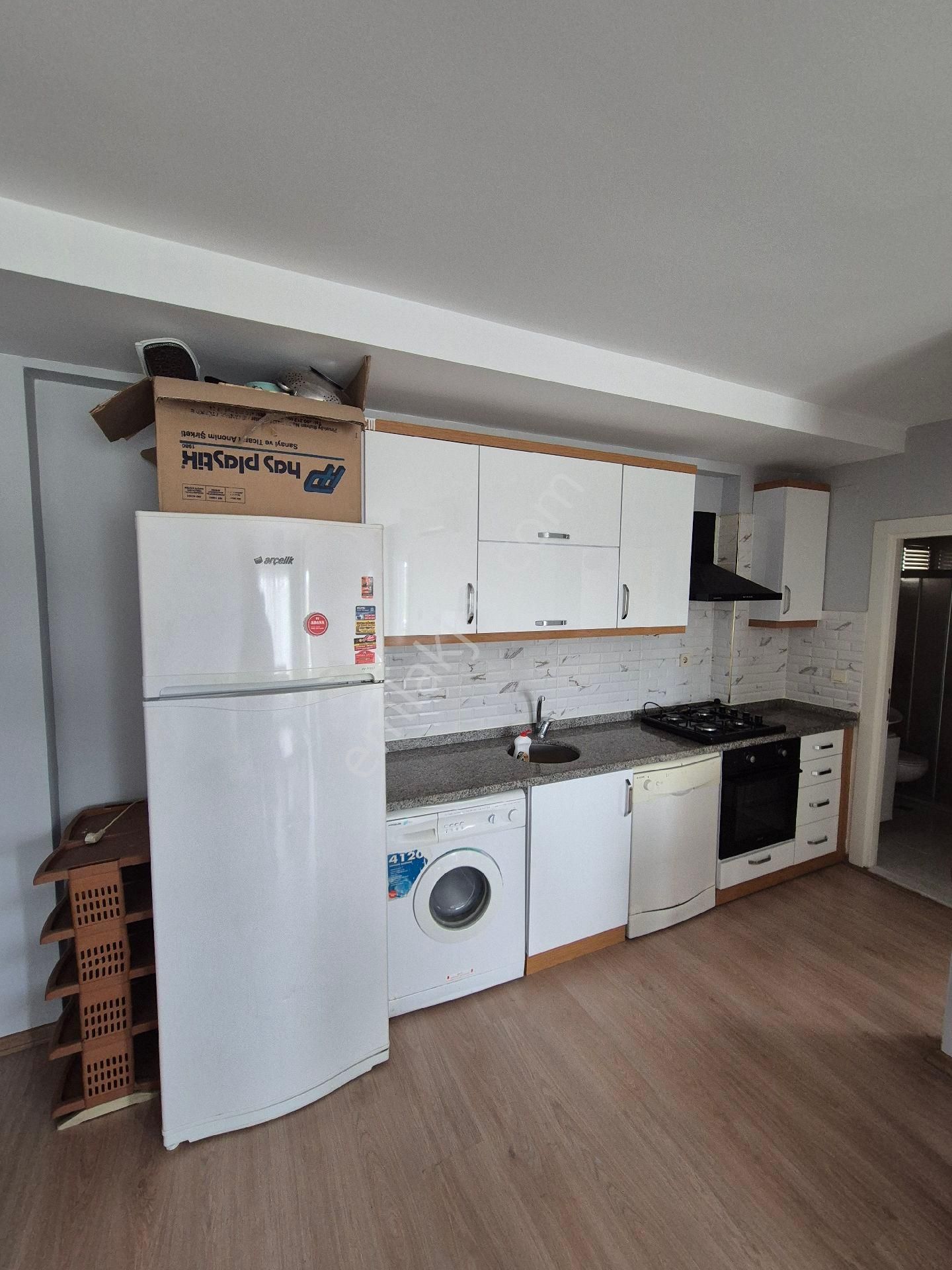 Gültepe'de 1+1 Cadde Üzeri Btü Atü Karşısı Balkonlu Kiralık Daire