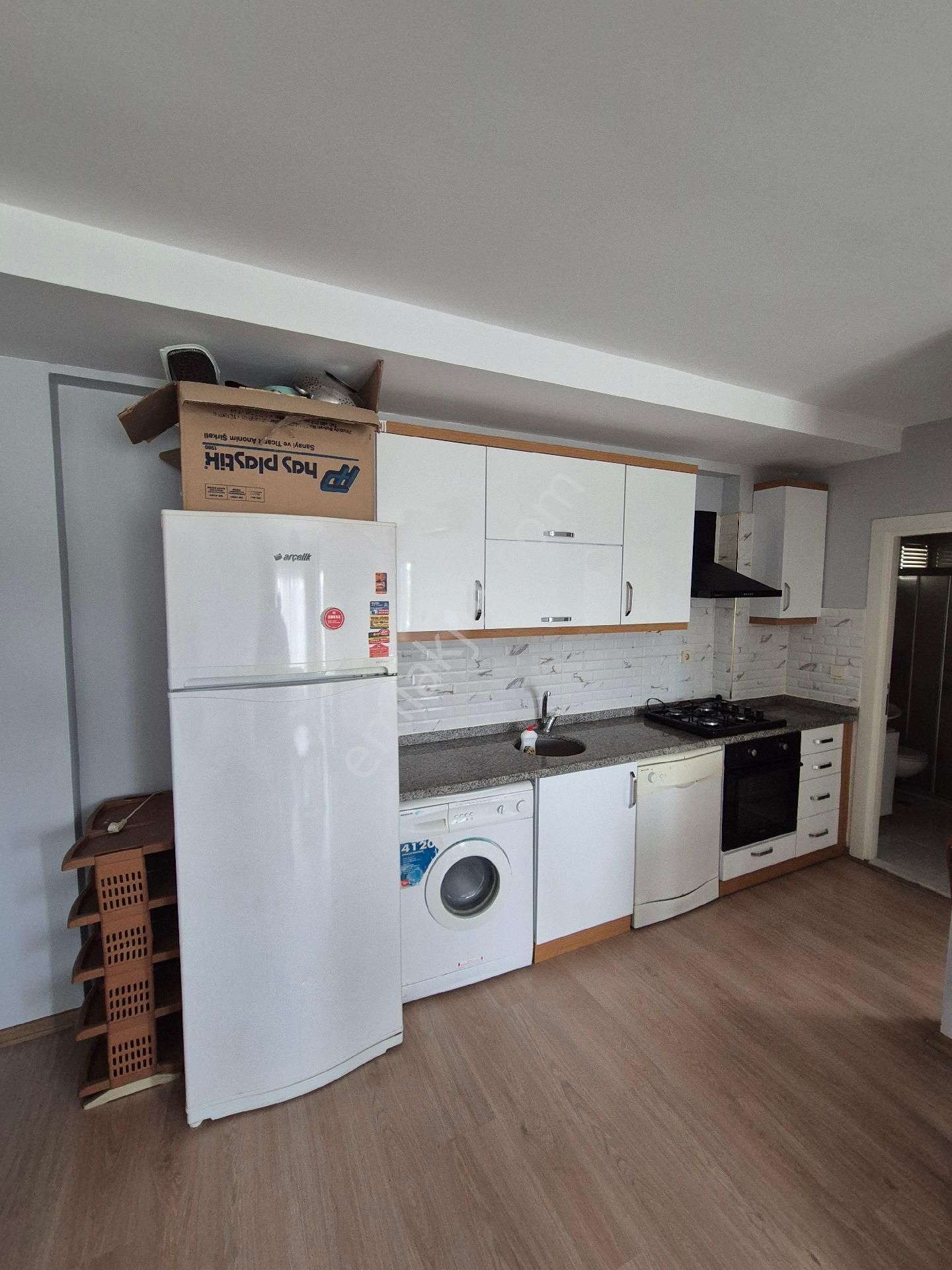 Gültepe'de 1+1 Cadde Üzeri Btü Atü Karşısı Balkonlu Kiralık Daire - Görsel 2