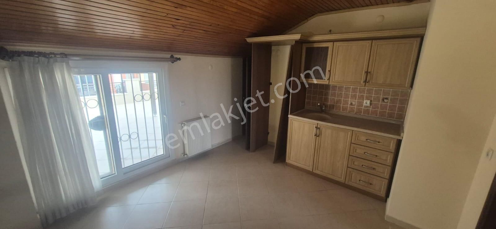 Kuşadası Merkezınde Denız Manzaralı Büyük Çatı Dubleksı - Görsel 22