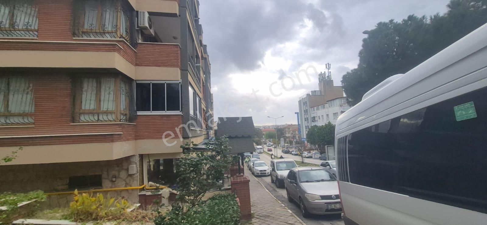 Kuşadası Merkezınde Denız Manzaralı Büyük Çatı Dubleksı