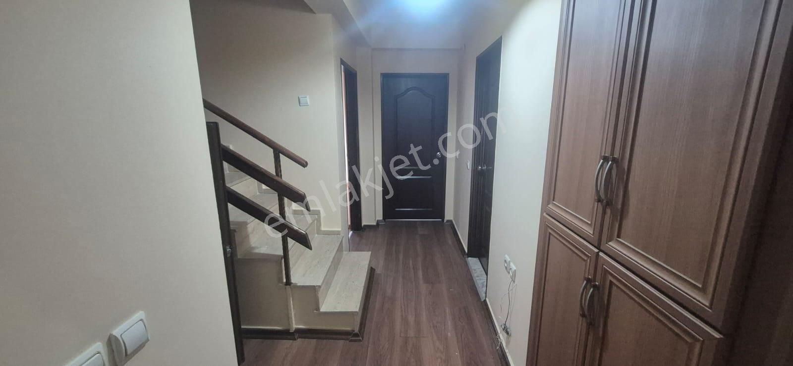 Kuşadası Merkezınde Denız Manzaralı Büyük Çatı Dubleksı - Görsel 18