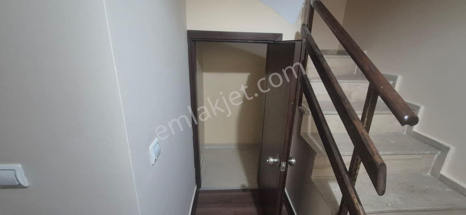 Kuşadası Merkezınde Denız Manzaralı Büyük Çatı Dubleksı - Görsel 15