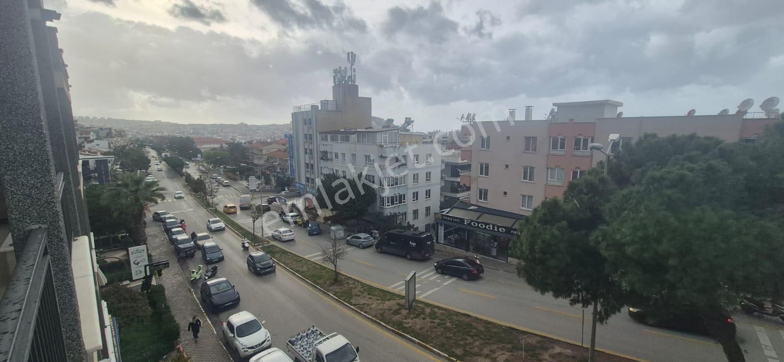 Kuşadası Merkezınde Denız Manzaralı Büyük Çatı Dubleksı - Görsel 9