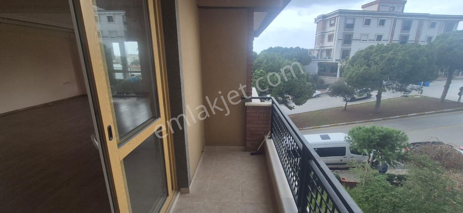 Kuşadası Merkezınde Denız Manzaralı Büyük Çatı Dubleksı - Görsel 5