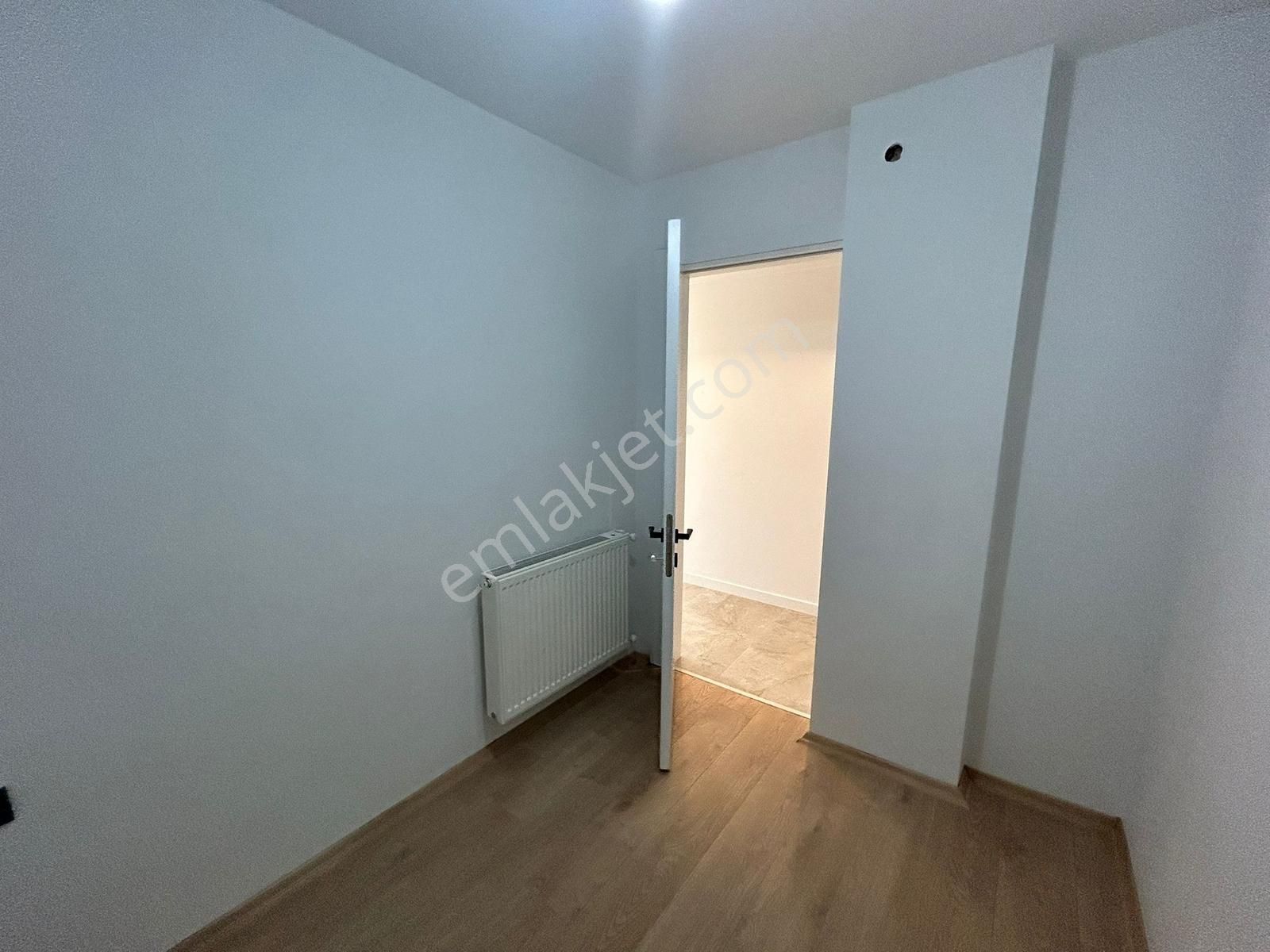 İzmirsporda Cadde Üzeri Asansörlü Full Tadilatlı 3+1 Arakat - Görsel 14