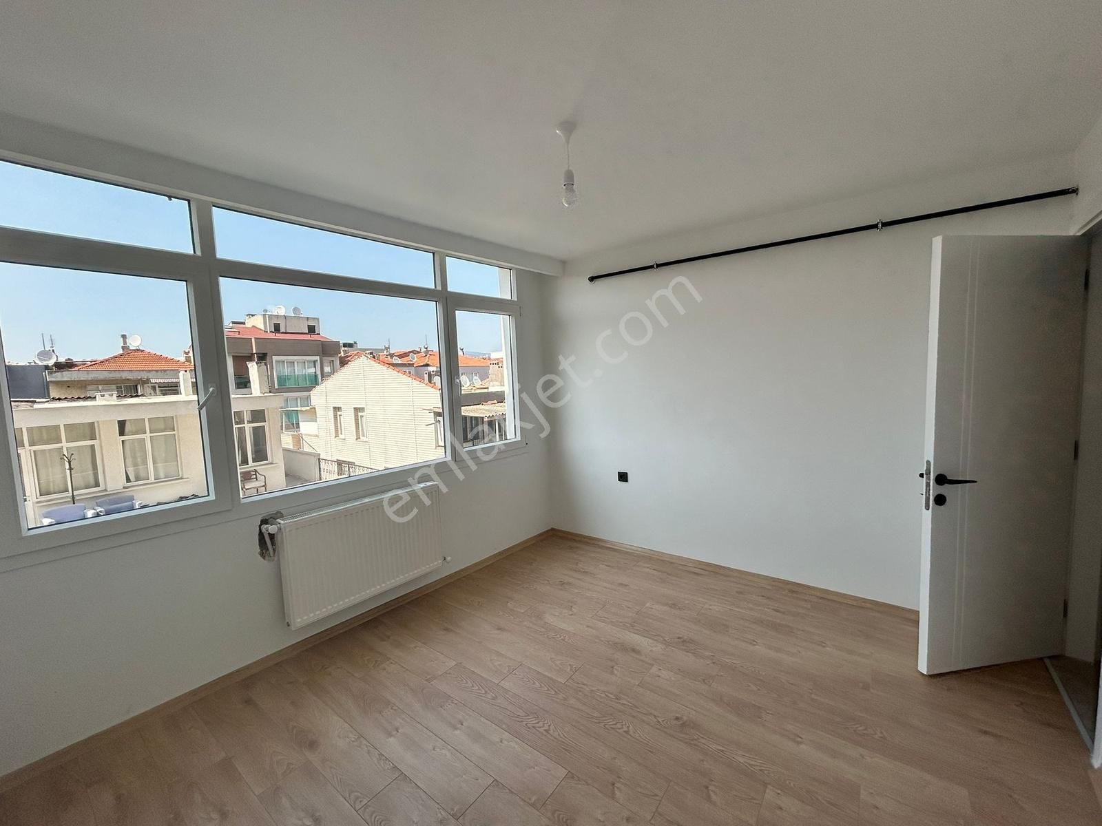 İzmirsporda Cadde Üzeri Asansörlü Full Tadilatlı 3+1 Arakat - Görsel 13