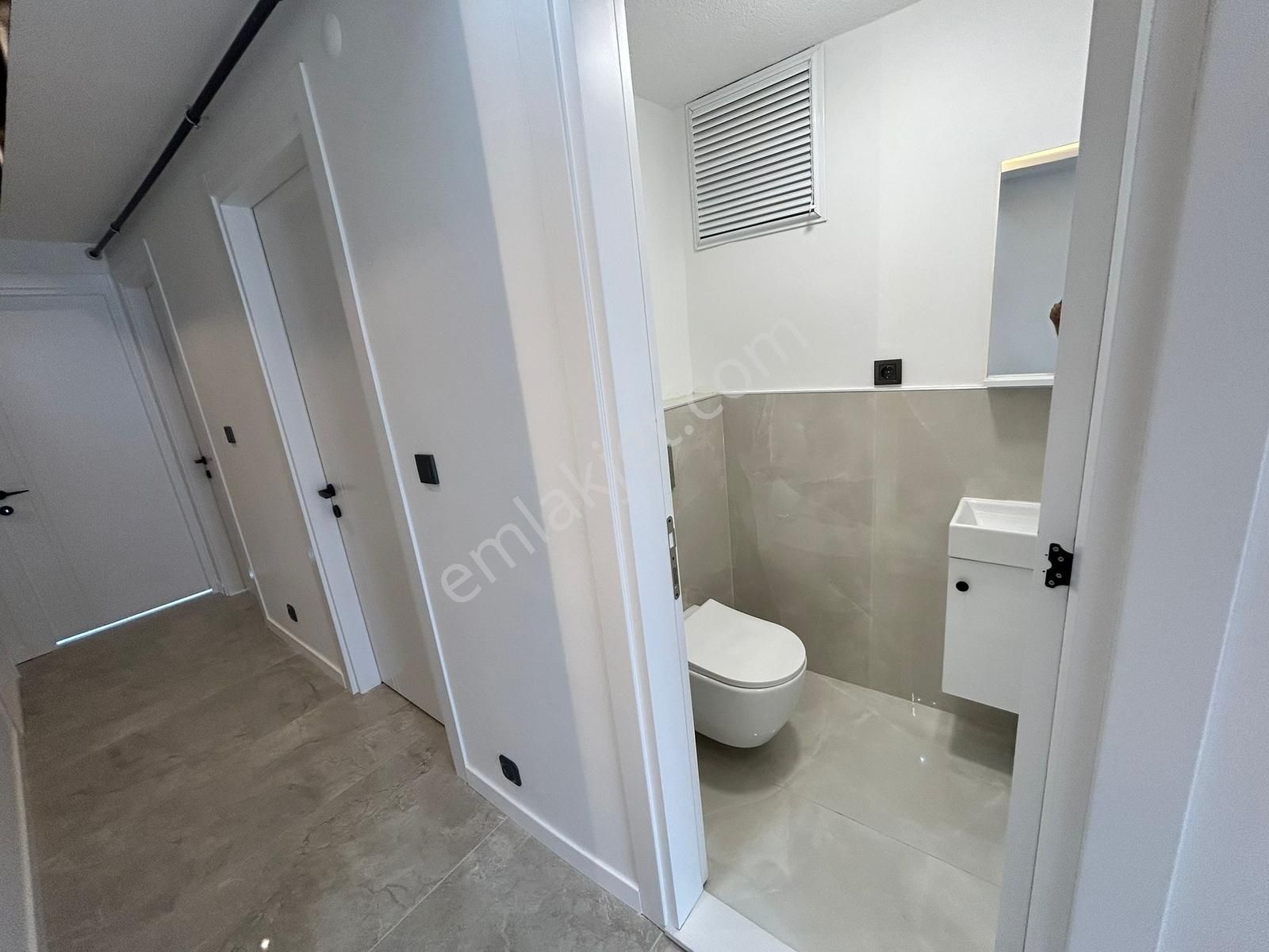 İzmirsporda Cadde Üzeri Asansörlü Full Tadilatlı 3+1 Arakat - Görsel 9